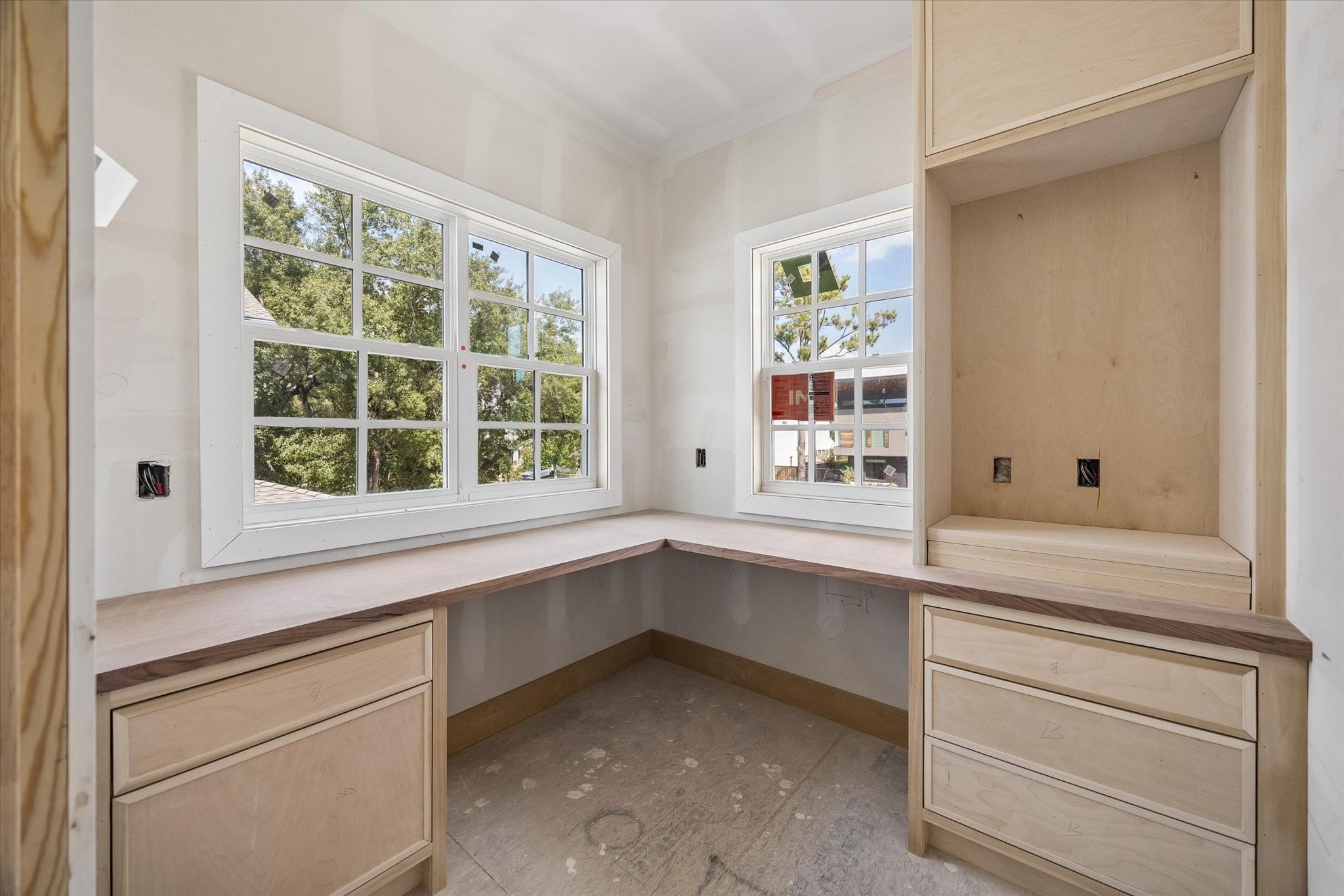 955 W 42nd Street Property Photo 23