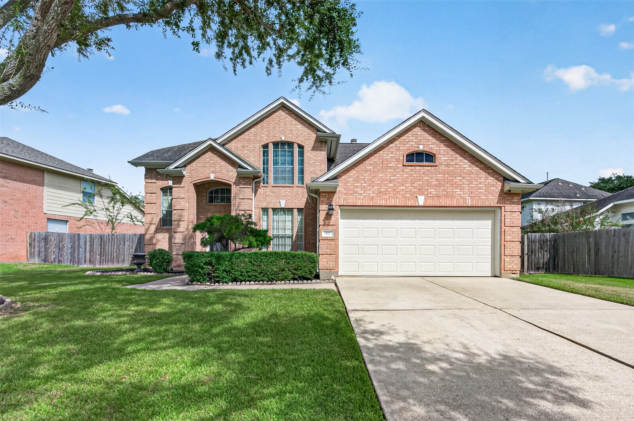 927 Presley Way Property Photo 1