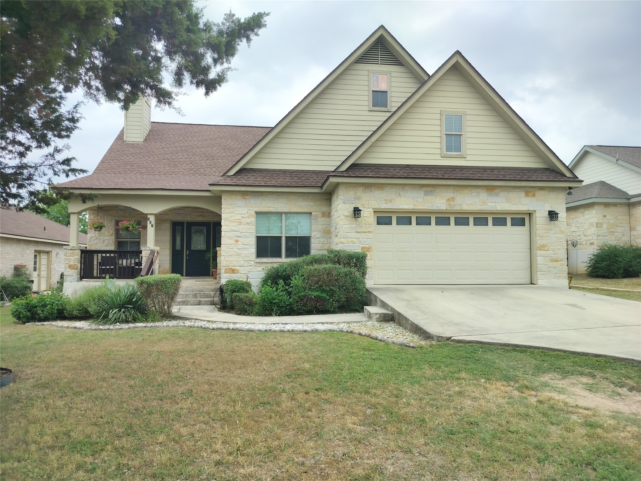 127 Augusta Drive Property Photo 1