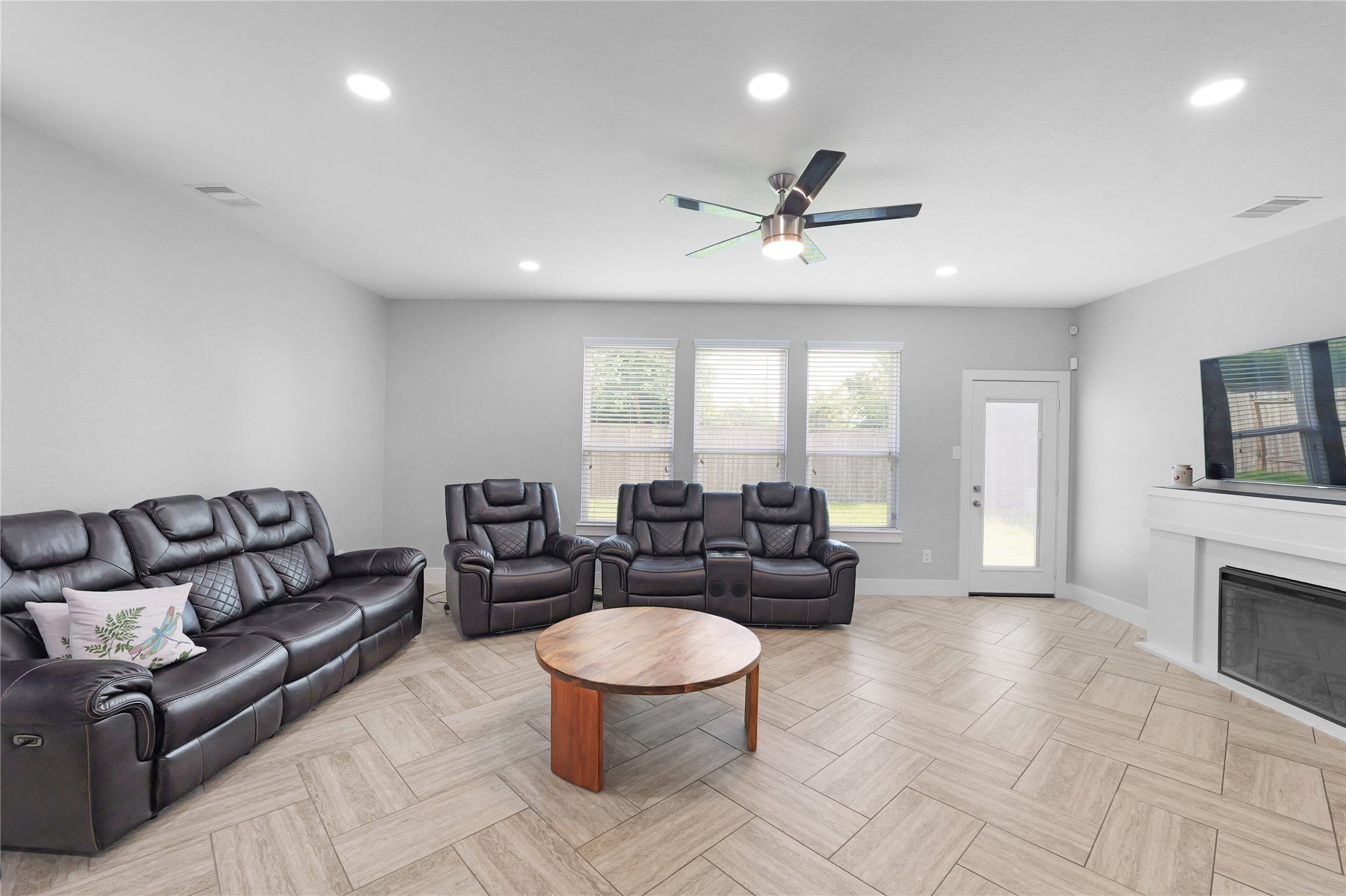 14511 Painted Sands Trail Property Photo 3