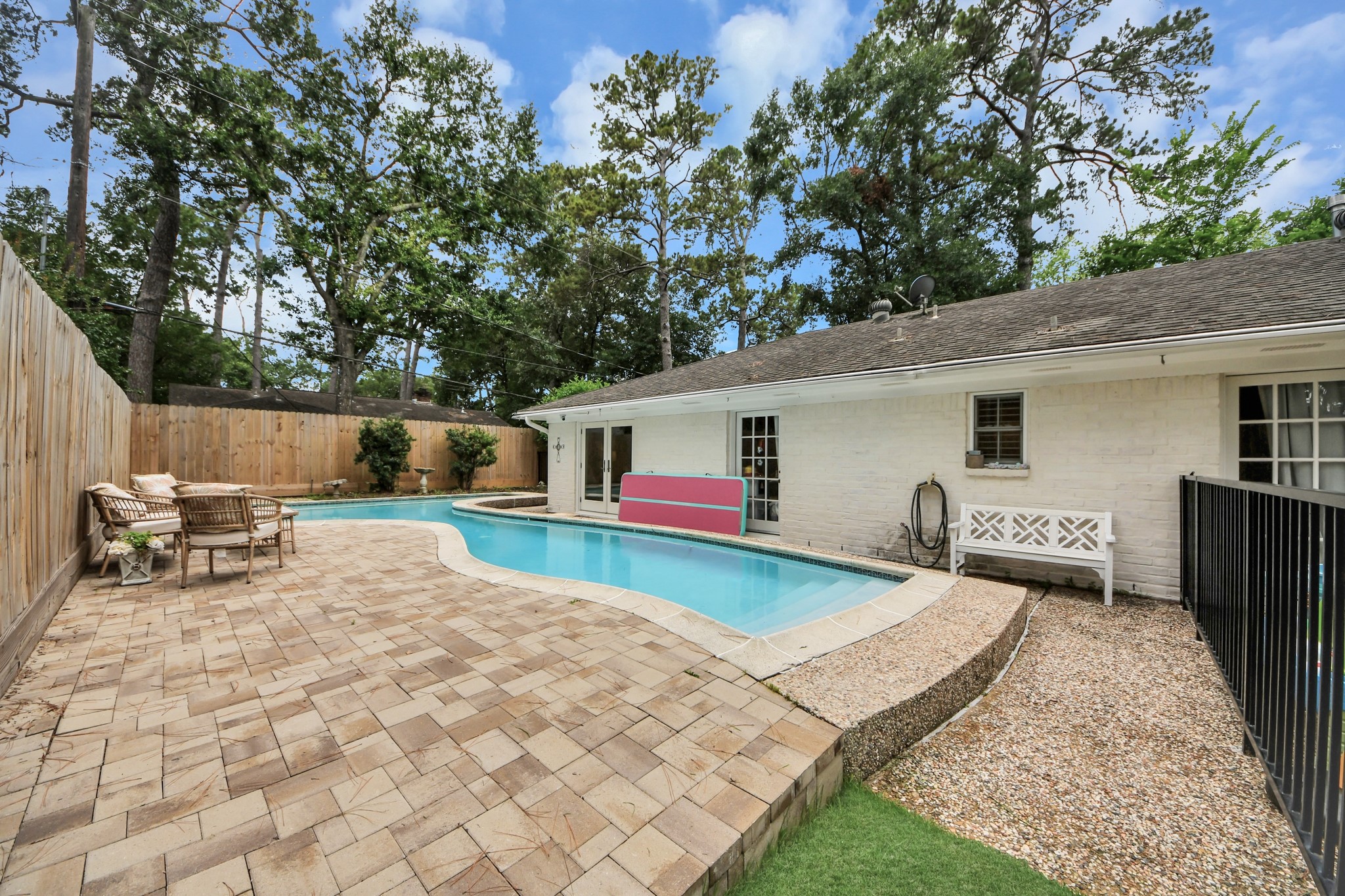 10115 Holly Springs Drive Property Photo 10