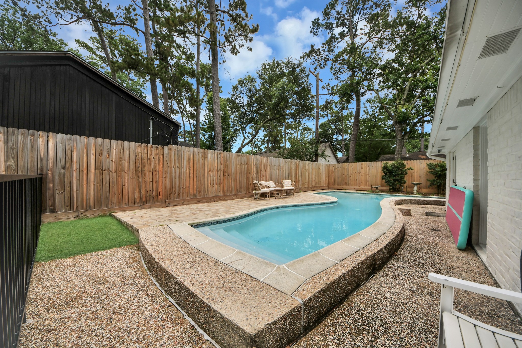 10115 Holly Springs Drive Property Photo 11