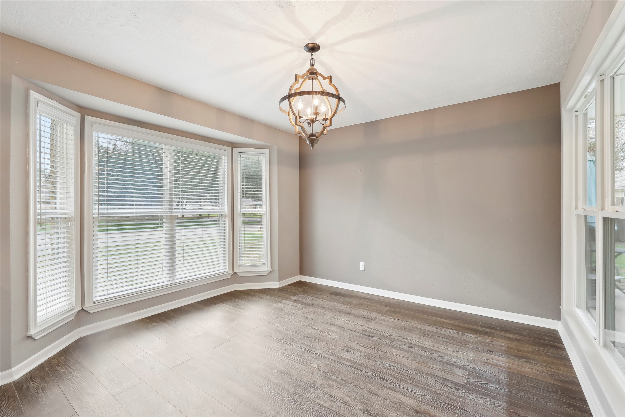 12880 Tanoak Drive Property Photo 9