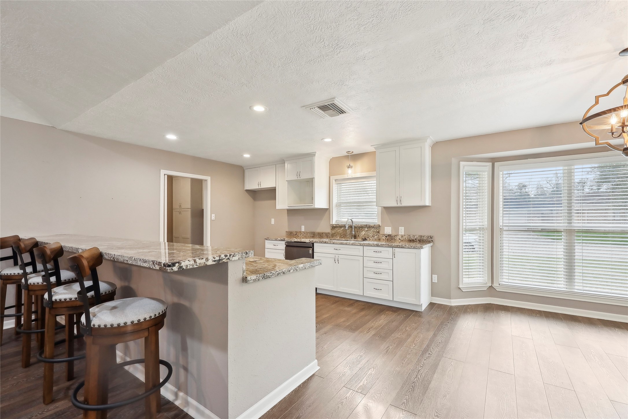 12880 Tanoak Drive Property Photo 13