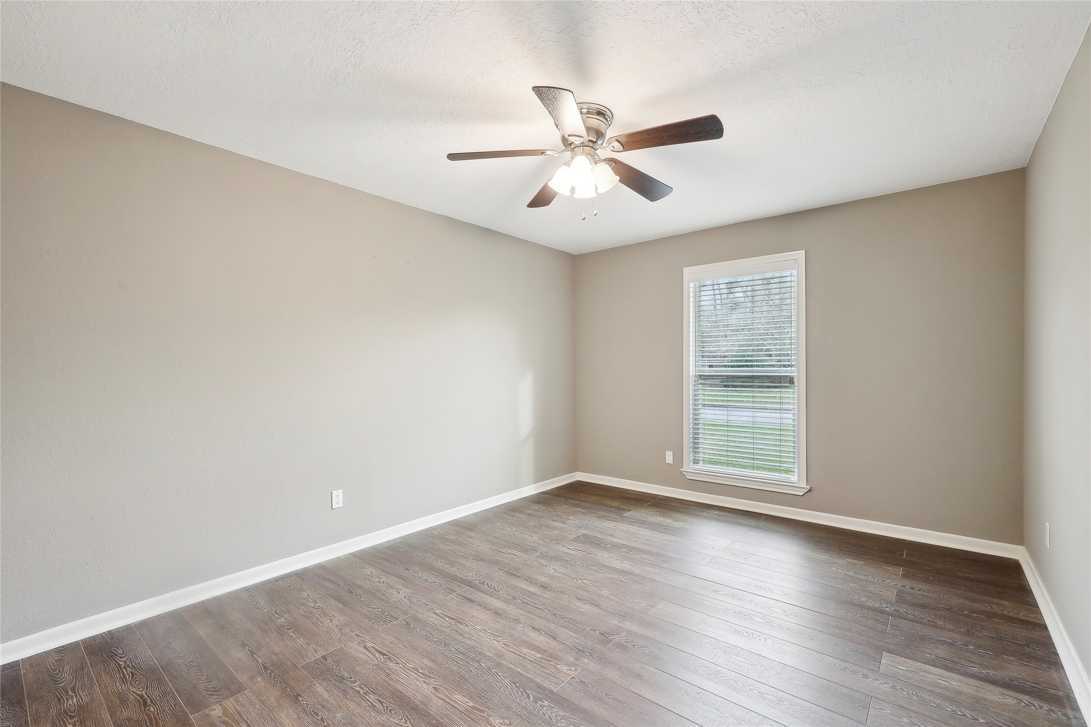12880 Tanoak Drive Property Photo 22