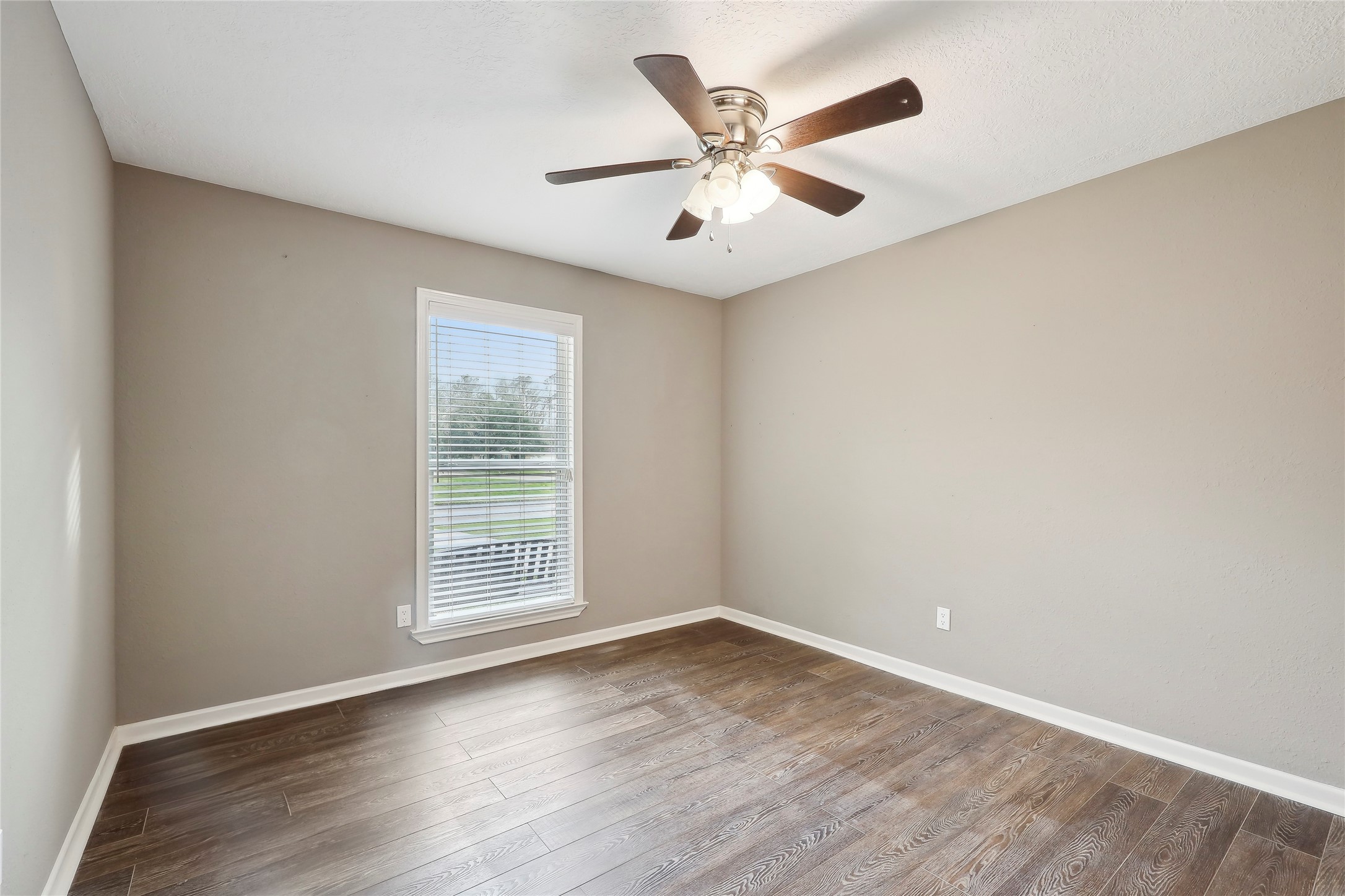 12880 Tanoak Drive Property Photo 24