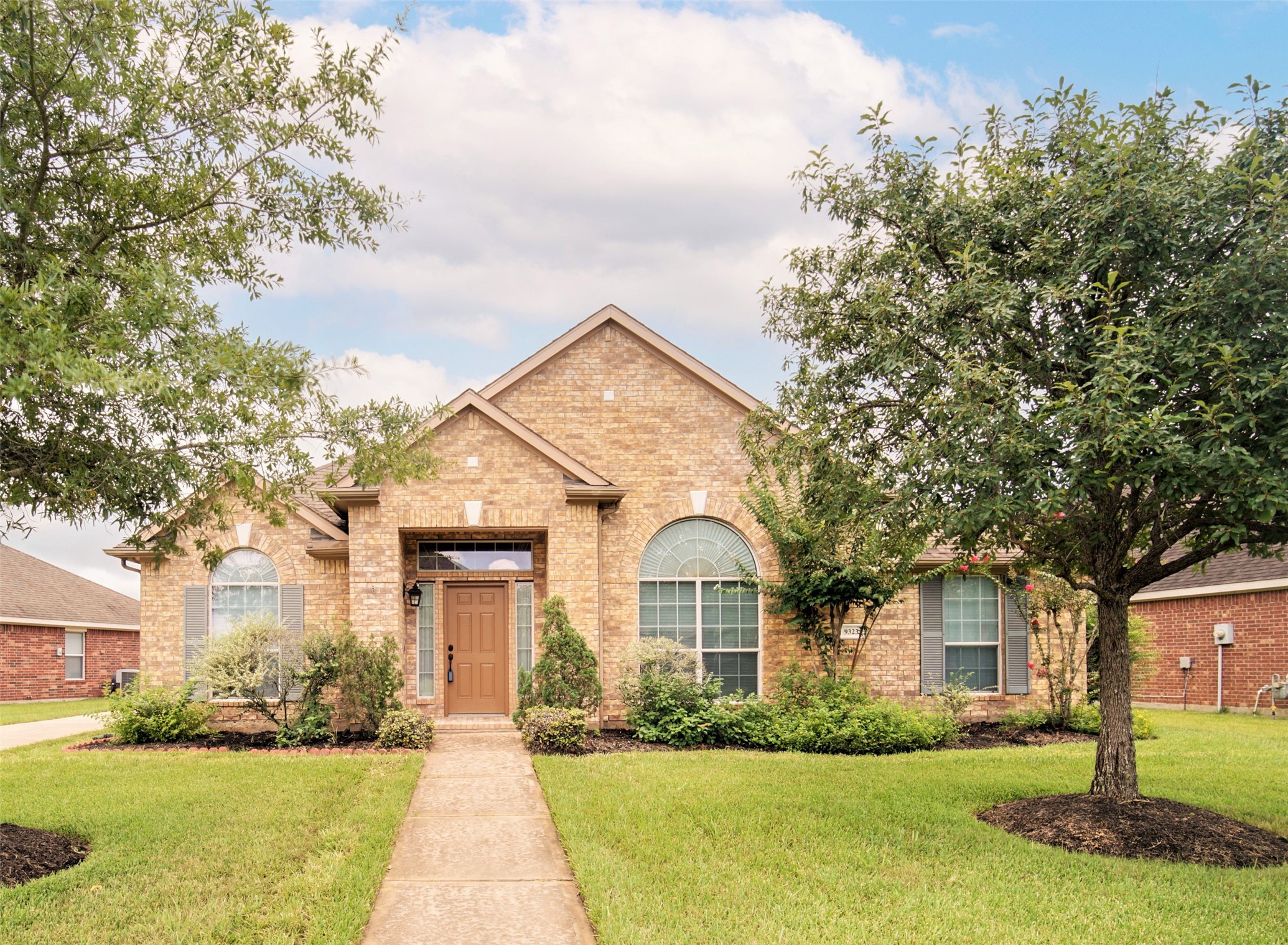 9323 Hillhaven Court Property Photo 1
