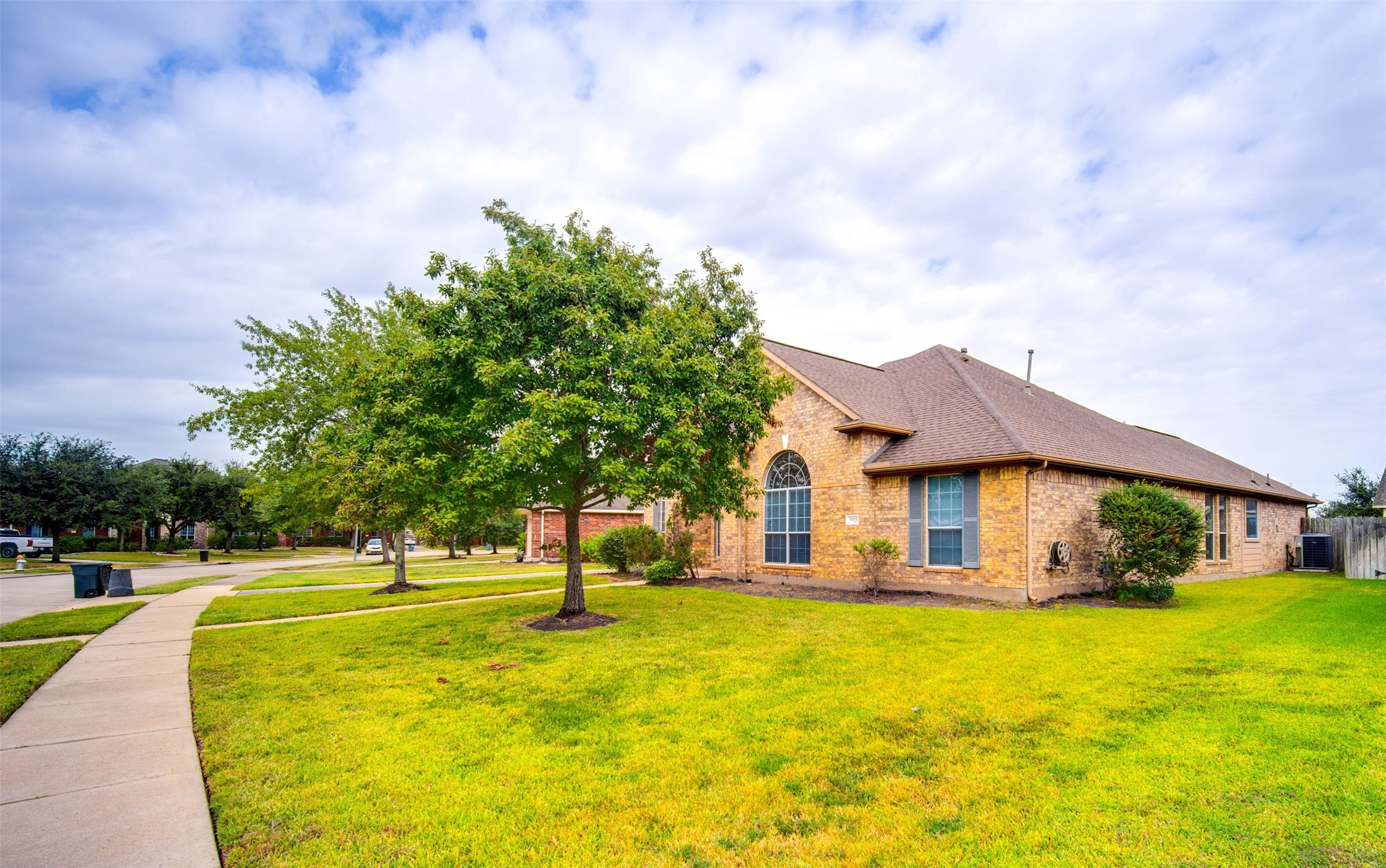 9323 Hillhaven Court Property Photo 2