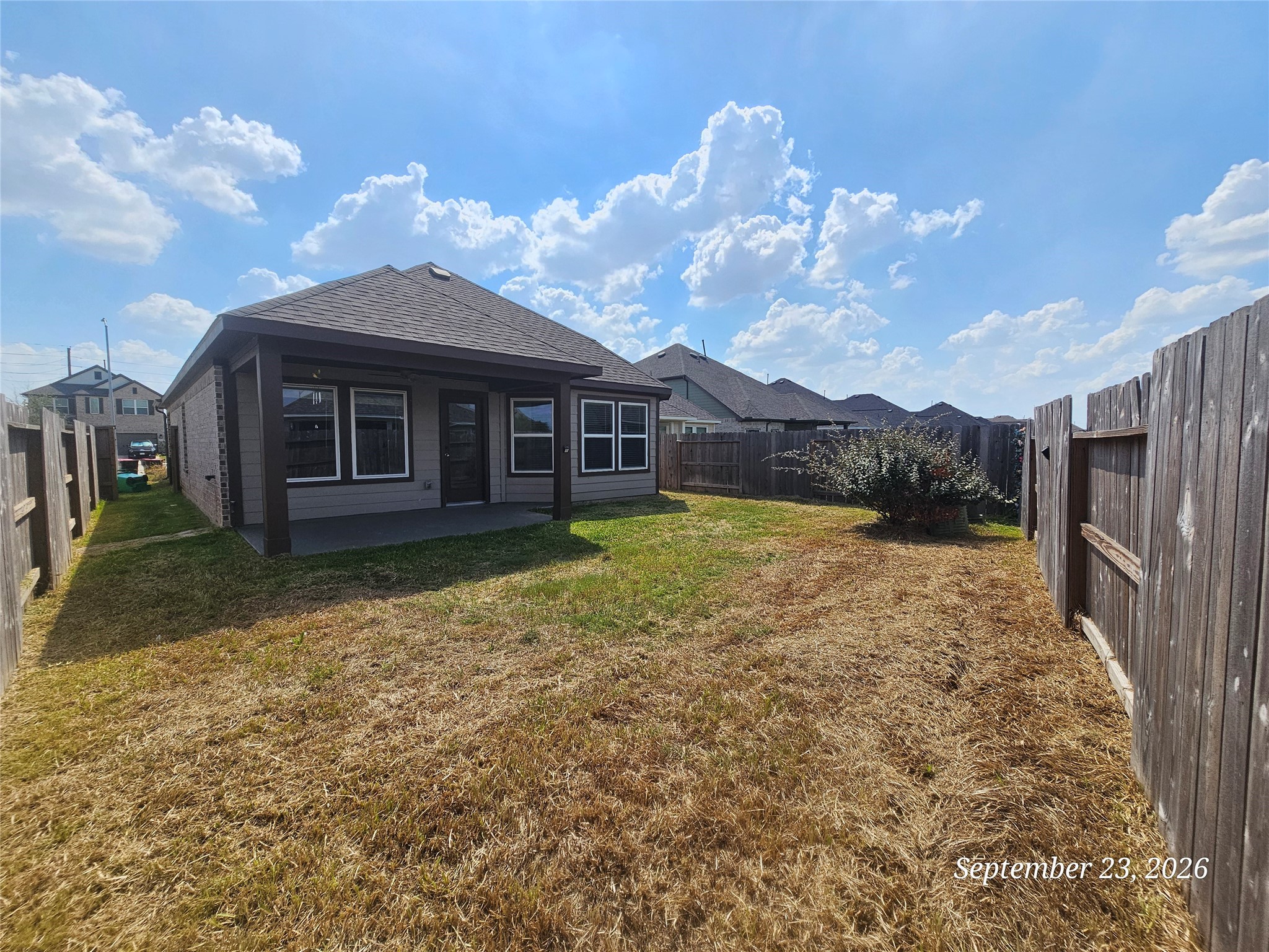 21614 Wave Hollow Drive Property Photo 4