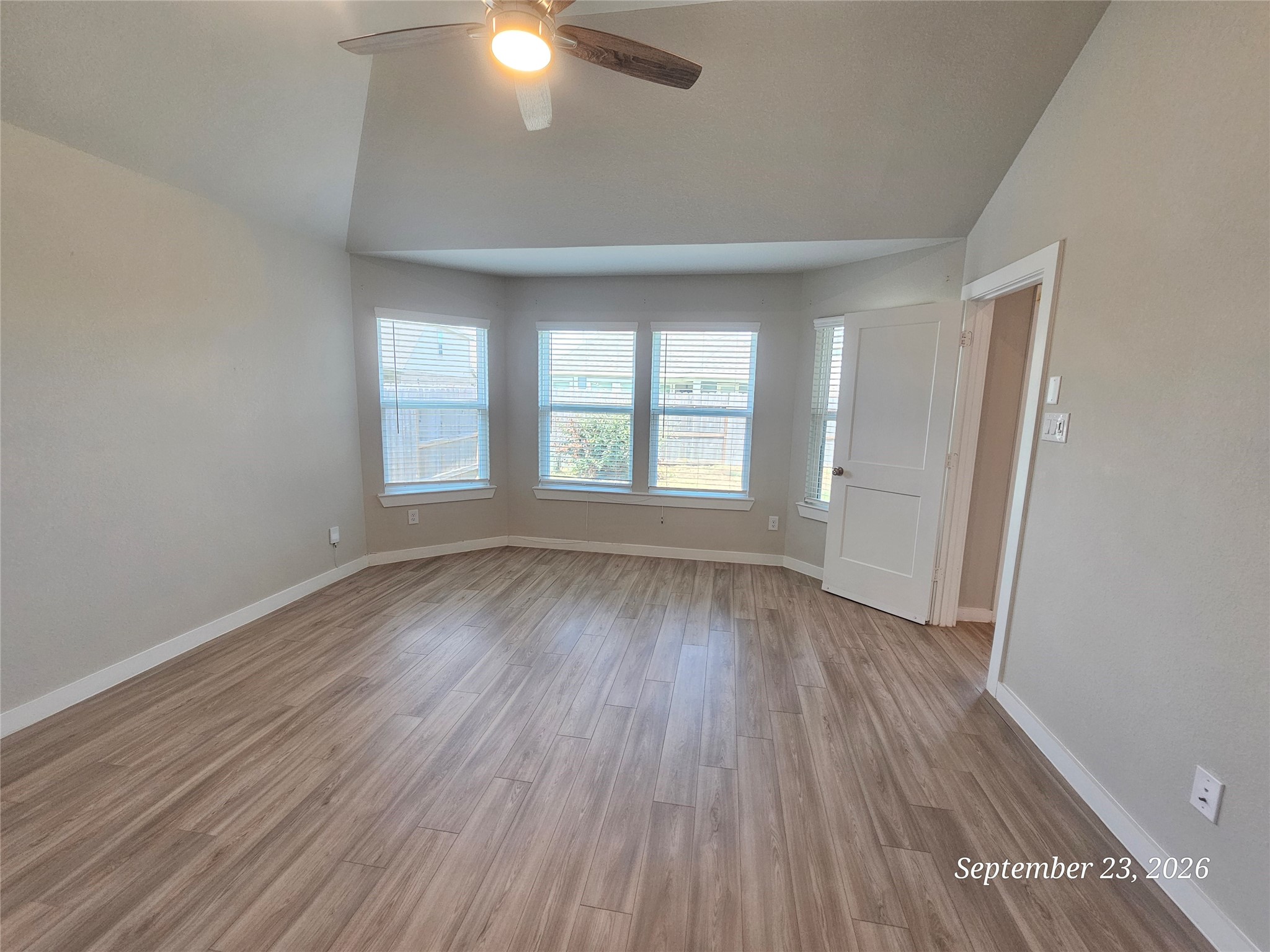 21614 Wave Hollow Drive Property Photo 8