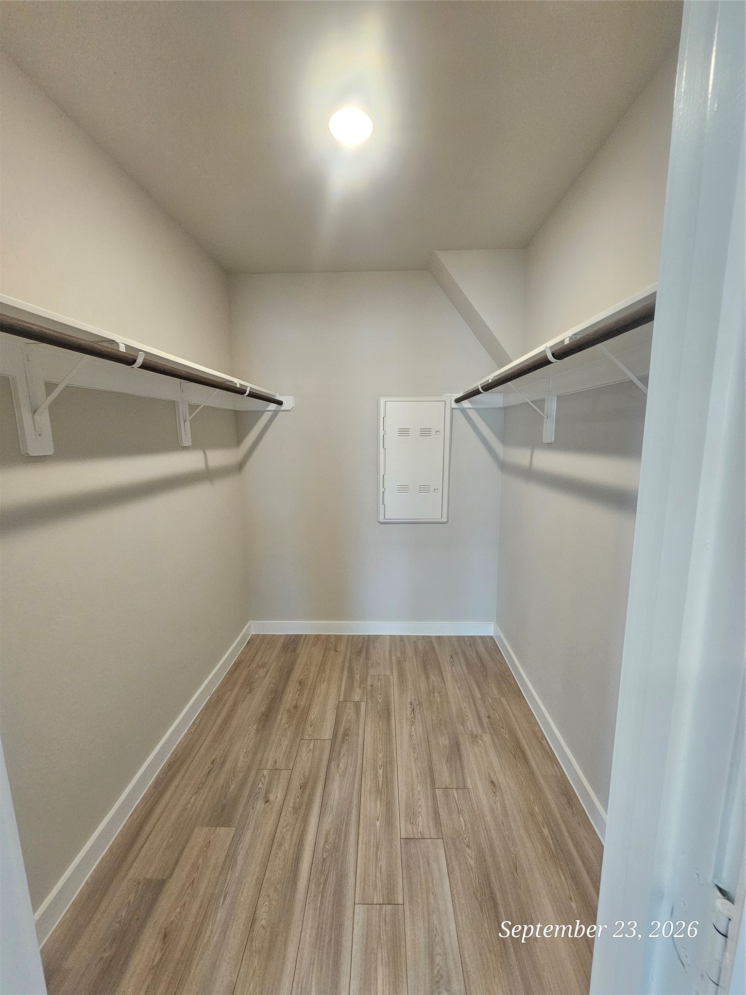21614 Wave Hollow Drive Property Photo 11
