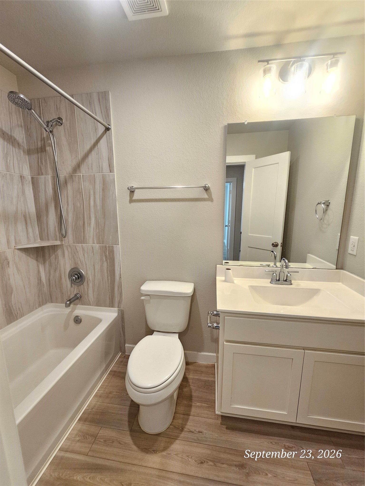 21614 Wave Hollow Drive Property Photo 14