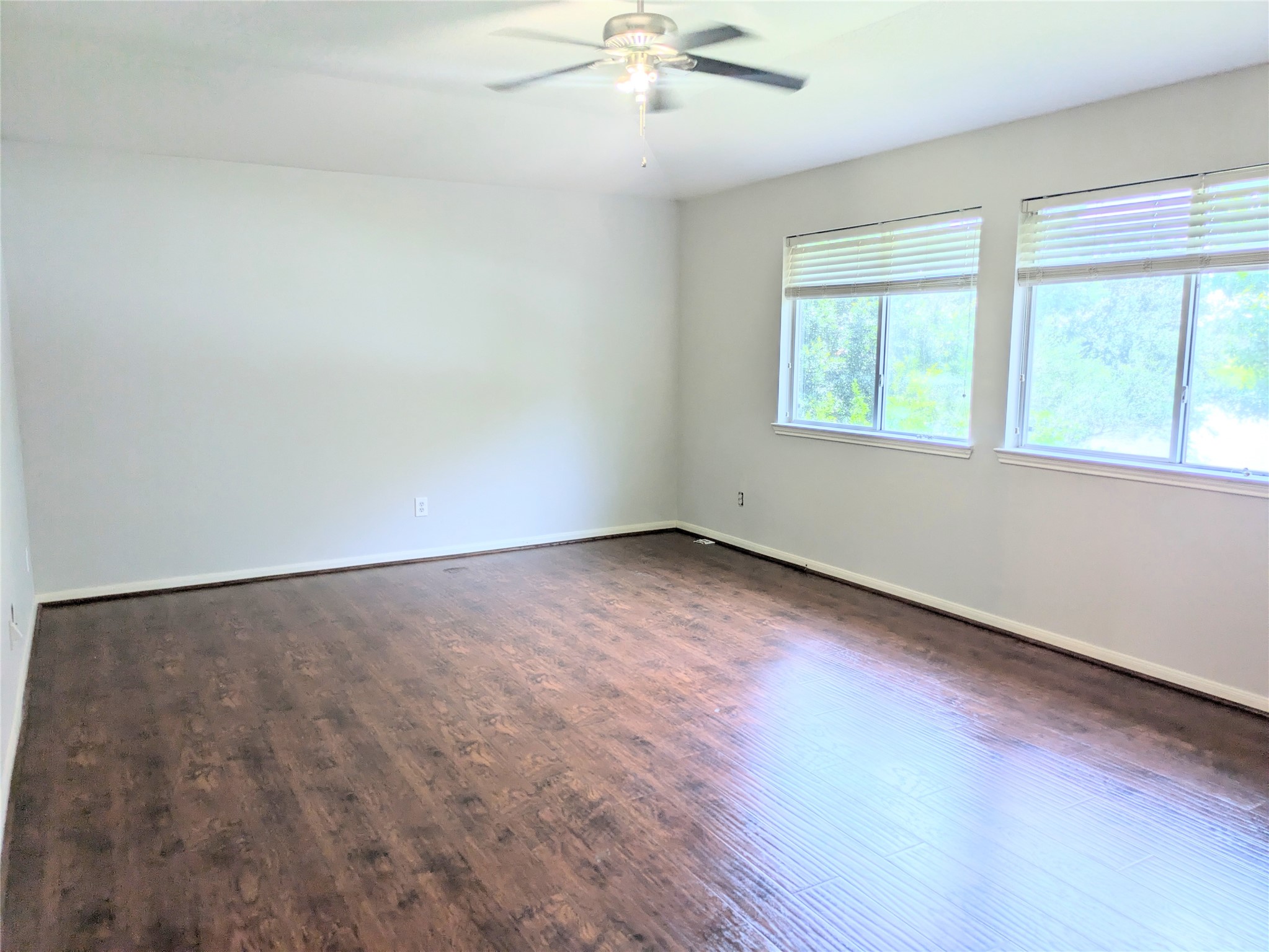 2716 Park Falls Drive Property Photo 9