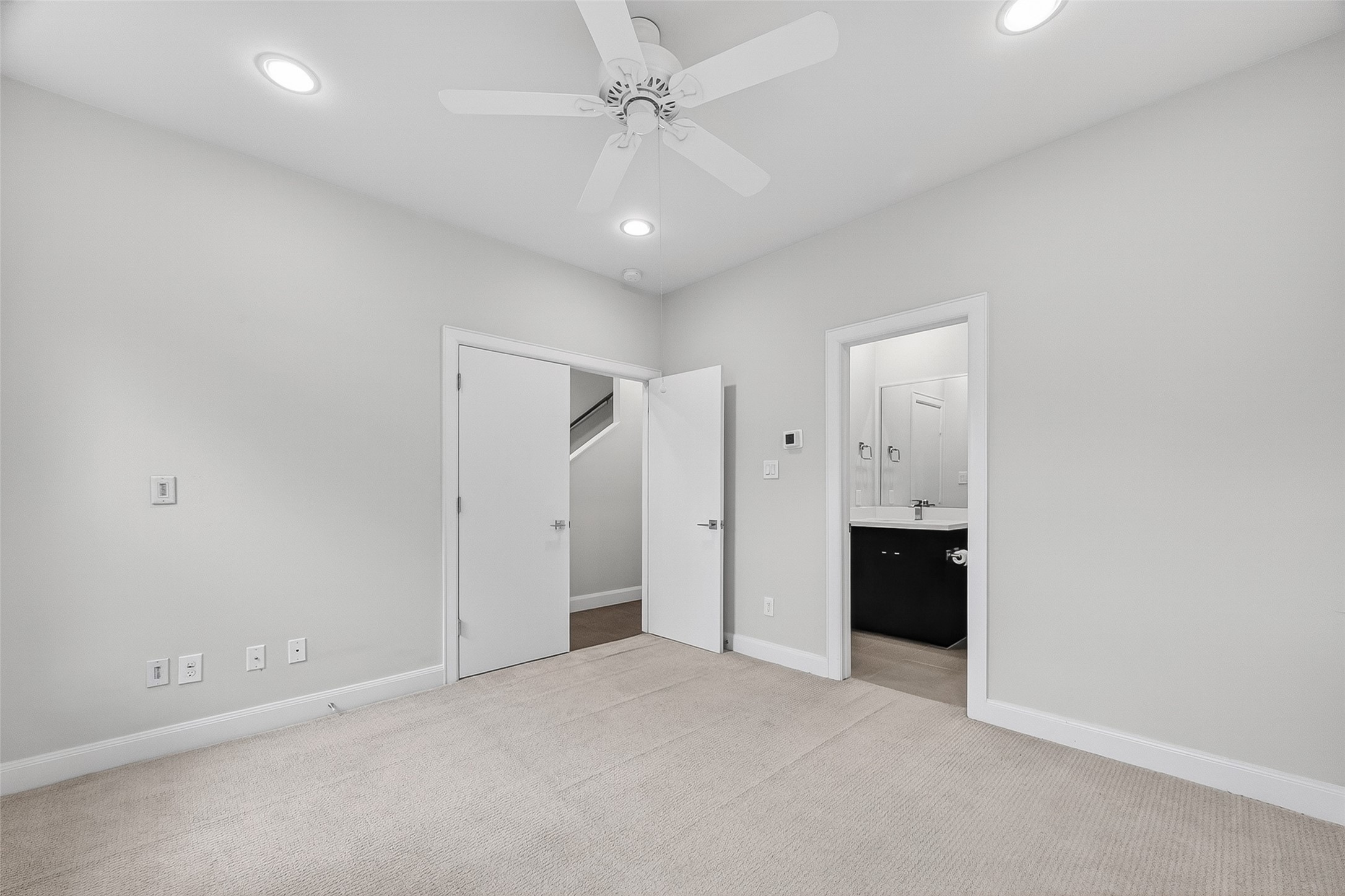 3127 Leeland Street Property Photo 9
