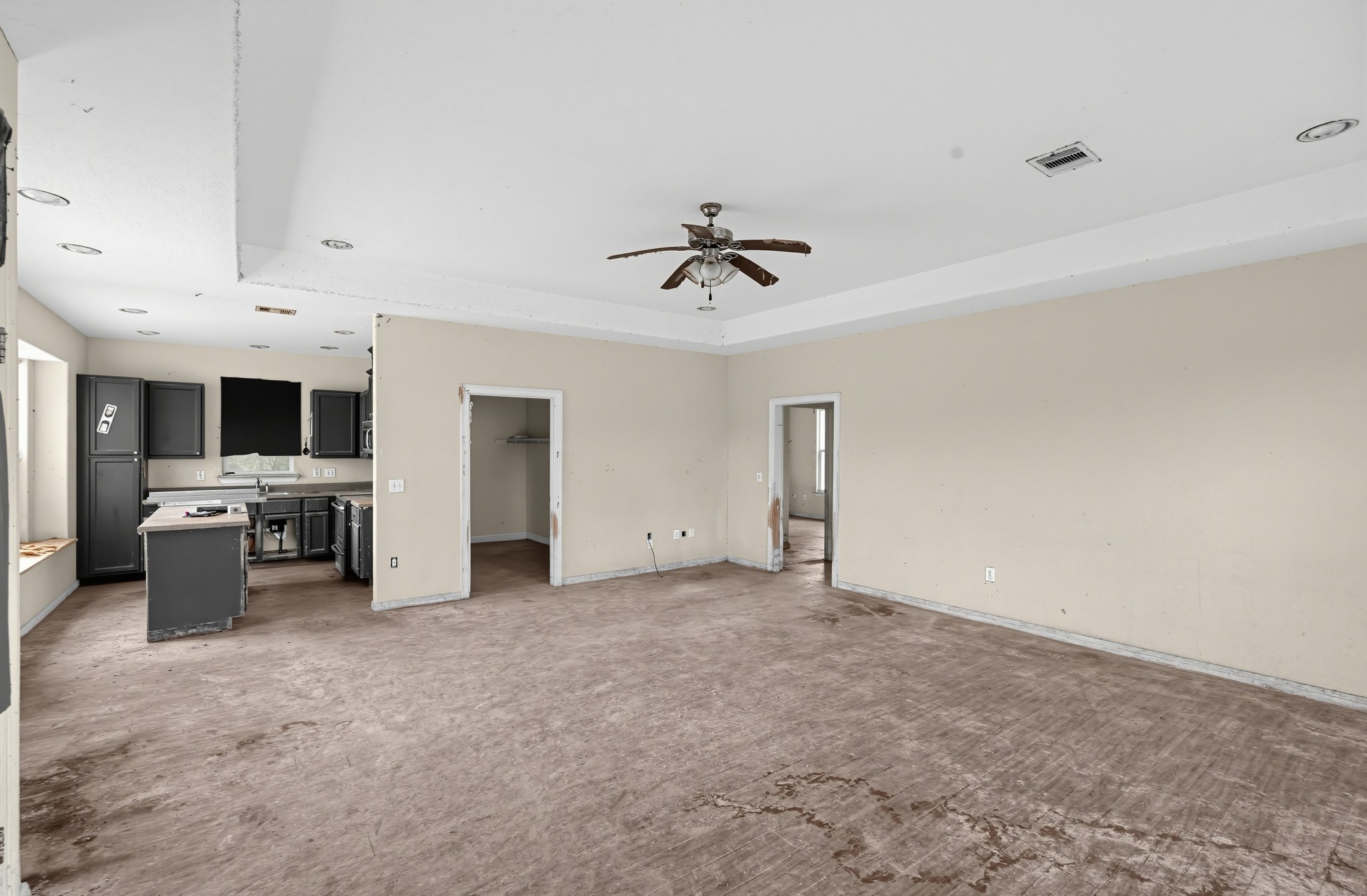4255 Detroit Street Property Photo 6