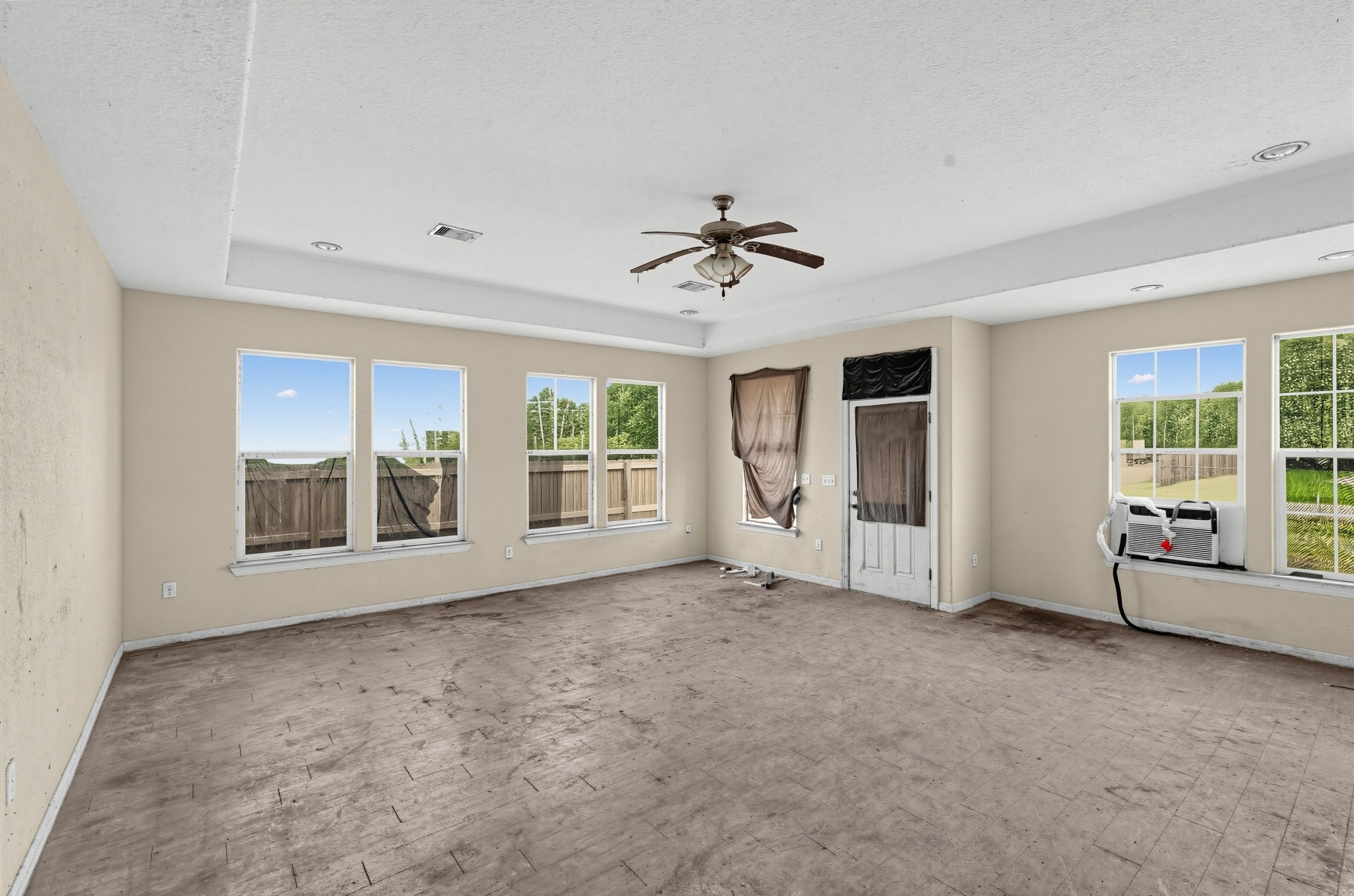 4255 Detroit Street Property Photo 7