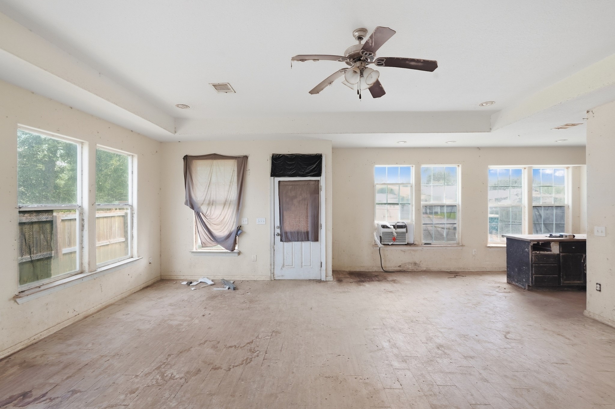 4255 Detroit Street Property Photo 15