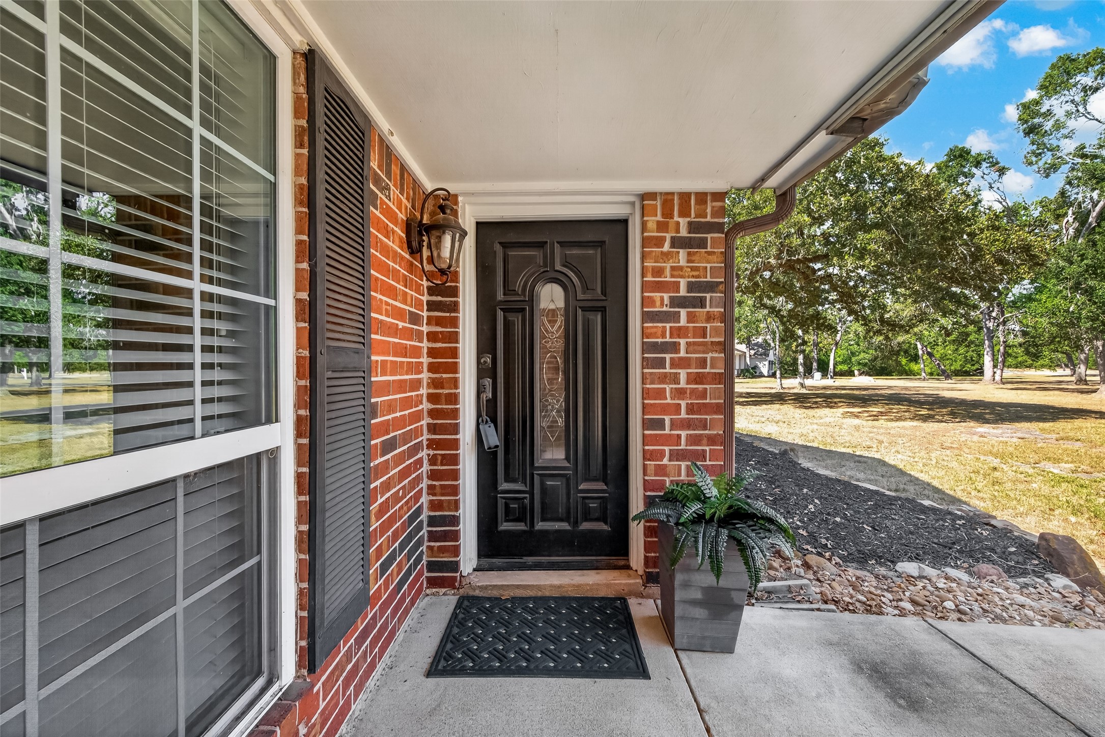8 Riverwood Lane Property Photo 5