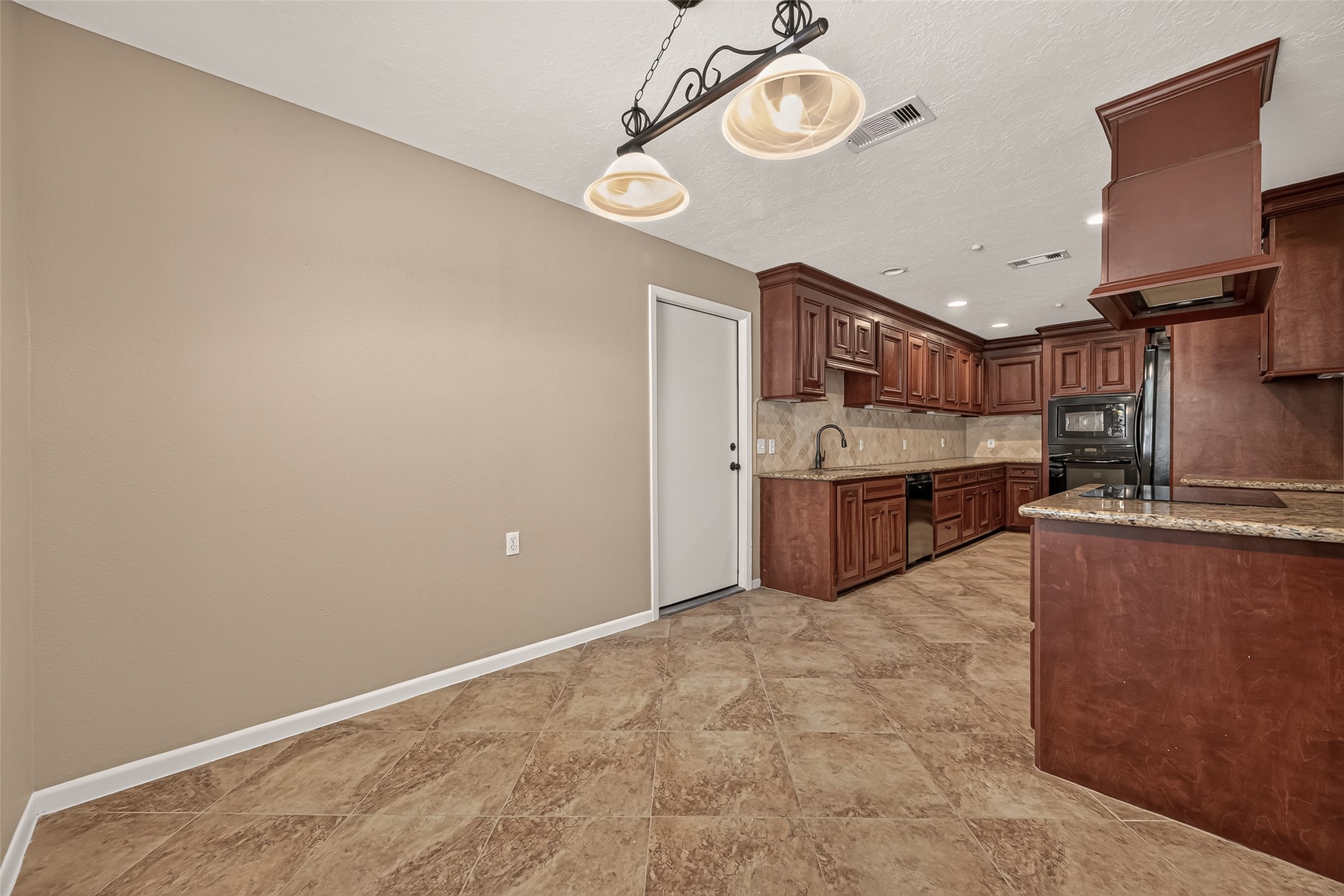 8 Riverwood Lane Property Photo 14
