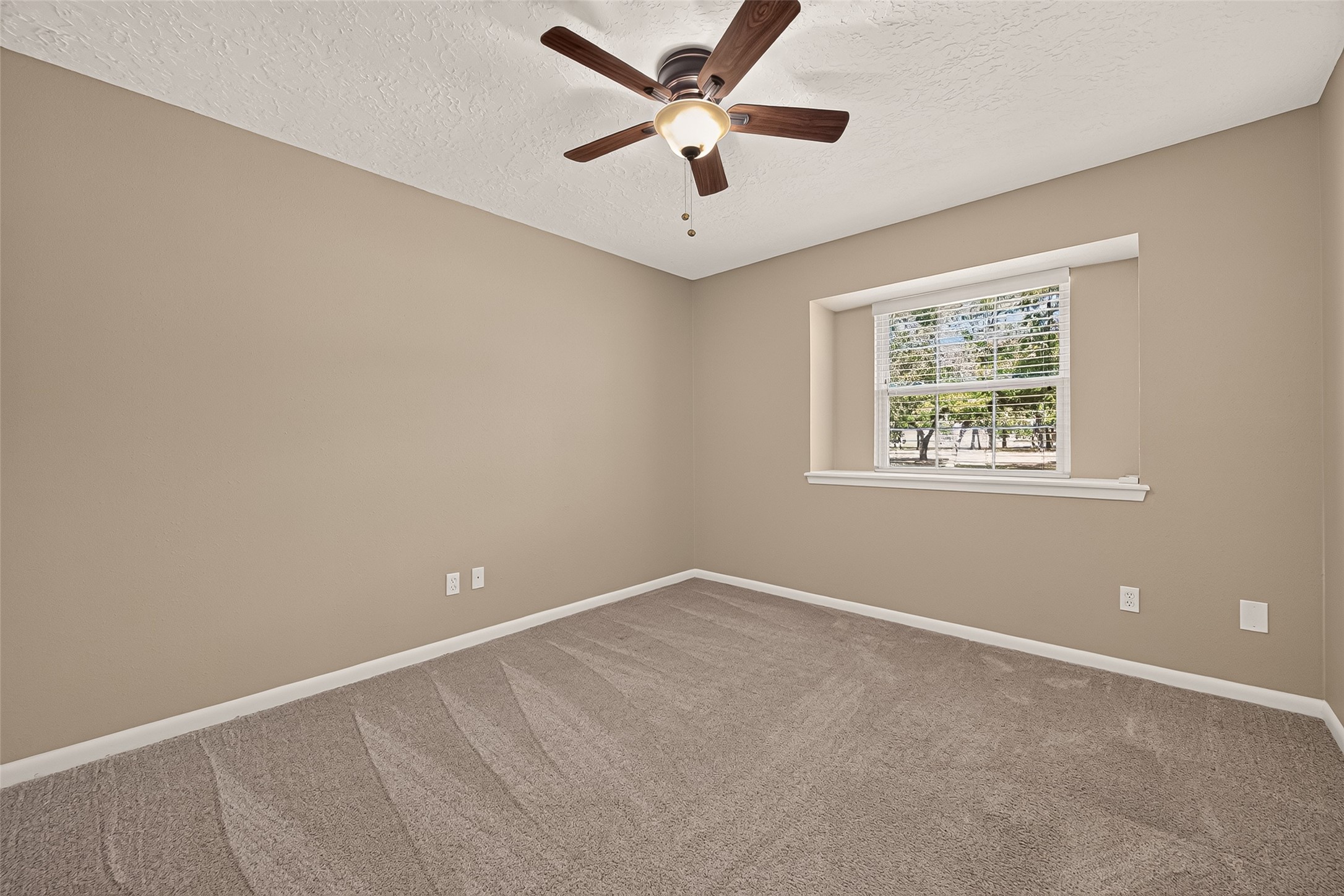 8 Riverwood Lane Property Photo 24