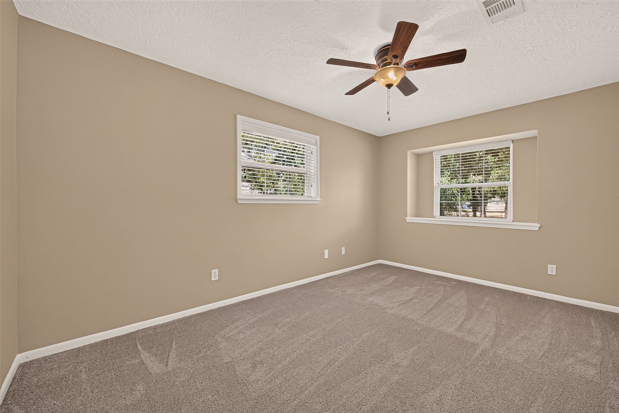 8 Riverwood Lane Property Photo 27