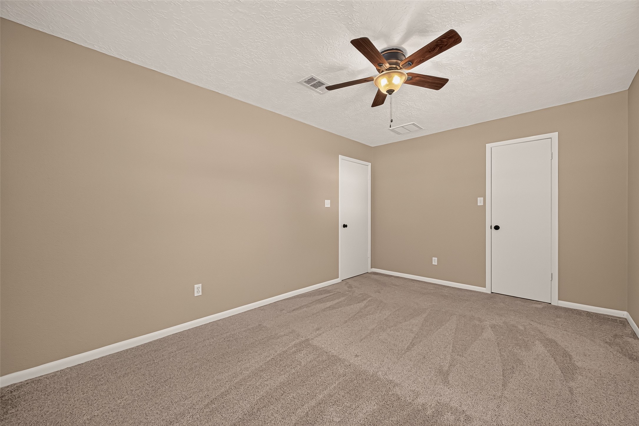 8 Riverwood Lane Property Photo 28