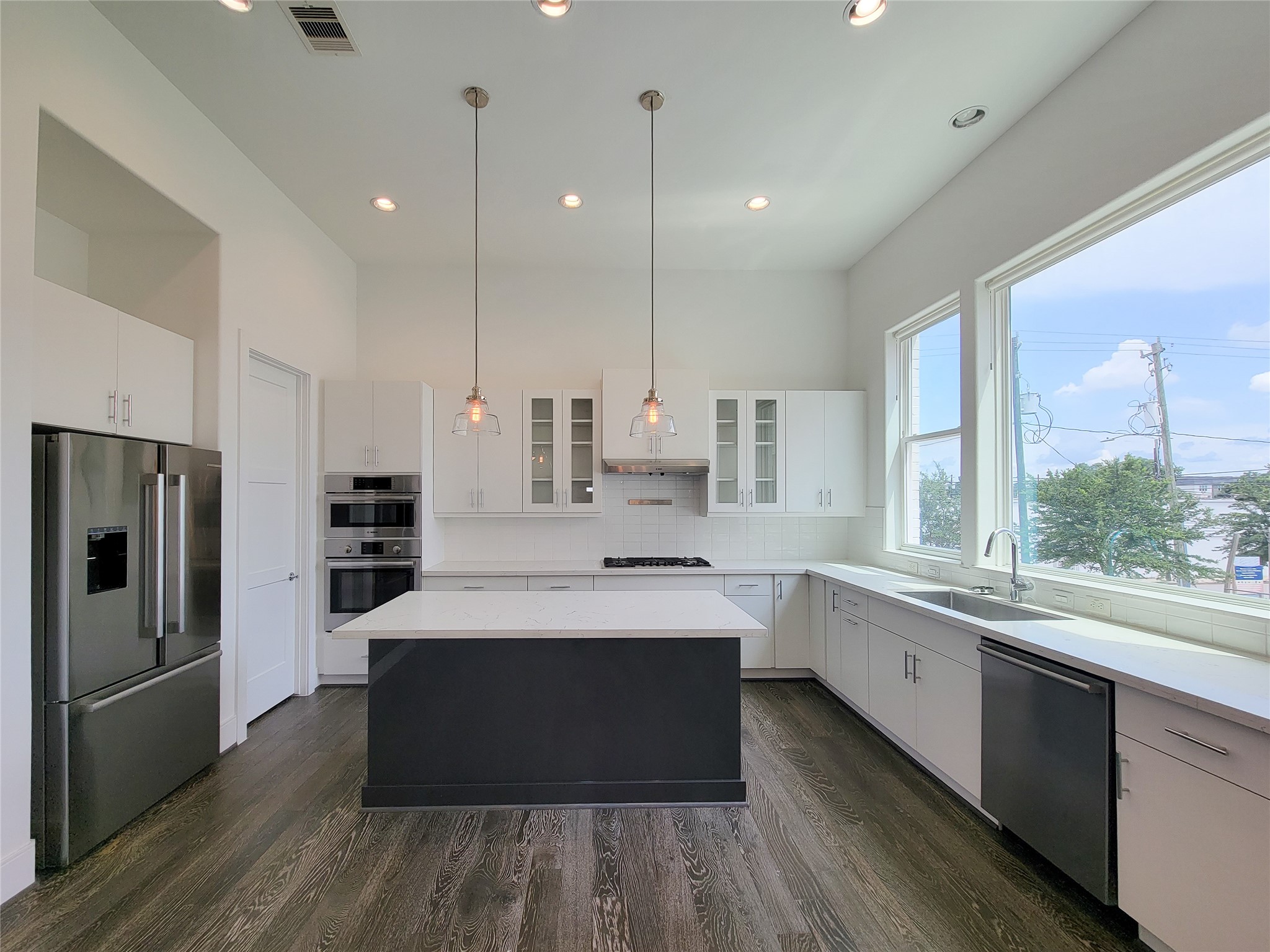 9 N St Charles Street B Property Photo 15