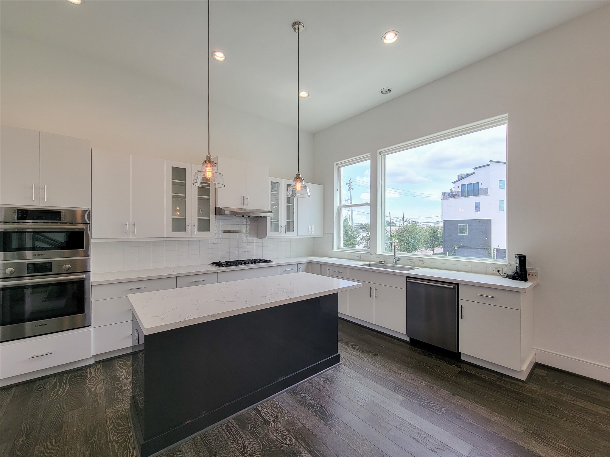 9 N St Charles Street B Property Photo 16