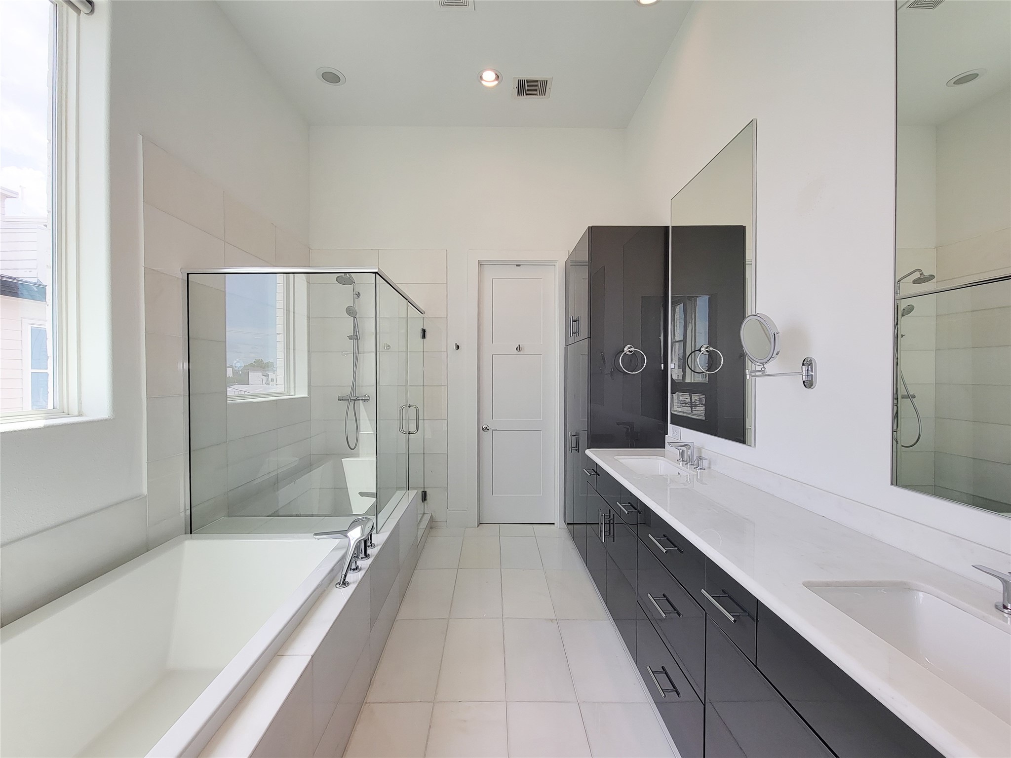 9 N St Charles Street B Property Photo 26