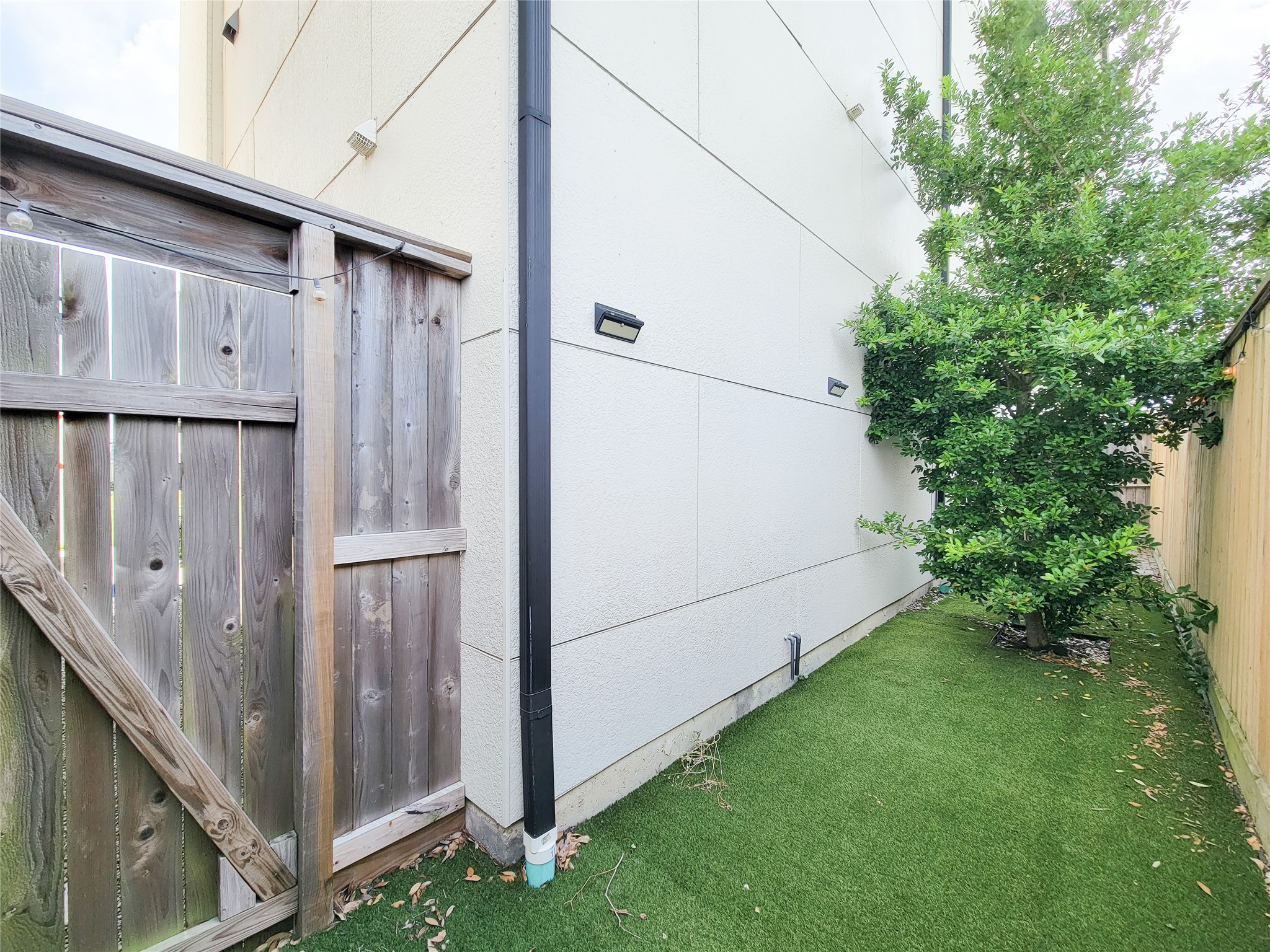 9 N St Charles Street B Property Photo 31
