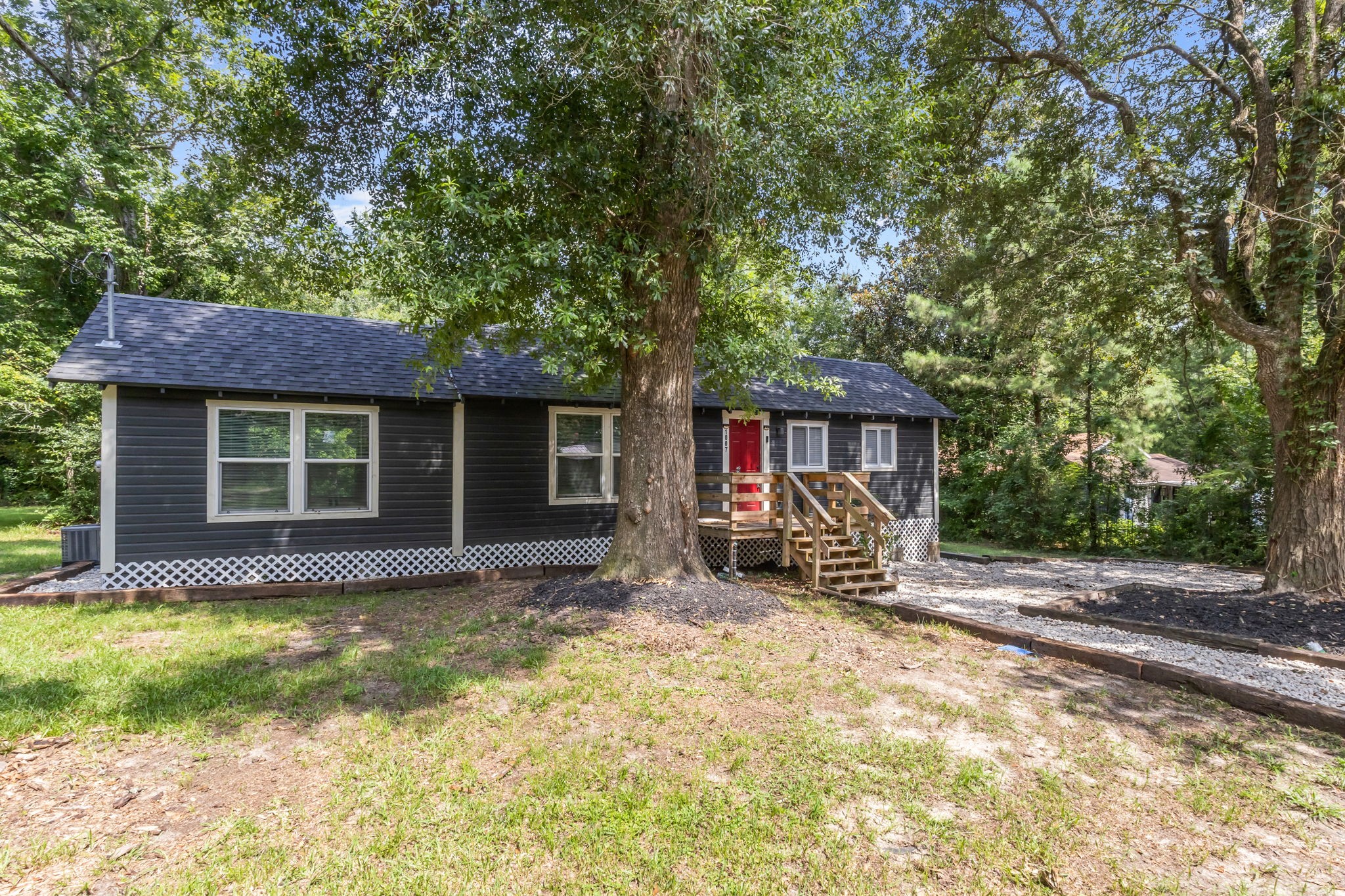 1007 S Pecan Street Property Photo 3