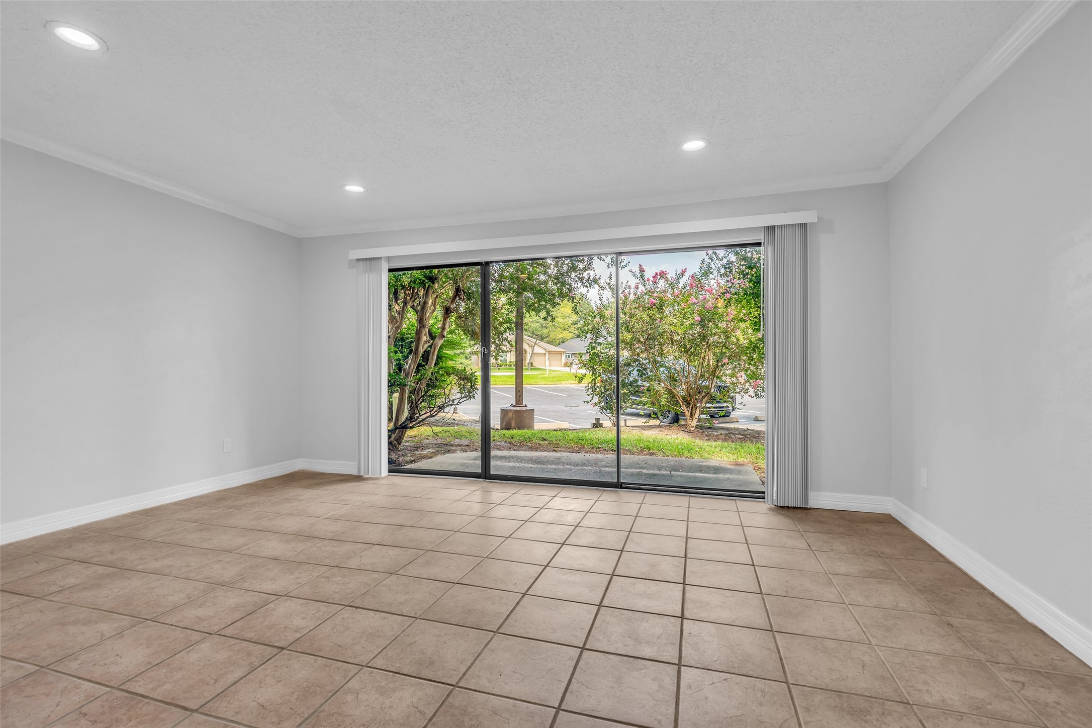 12900 Walden Road 703g Property Photo 4