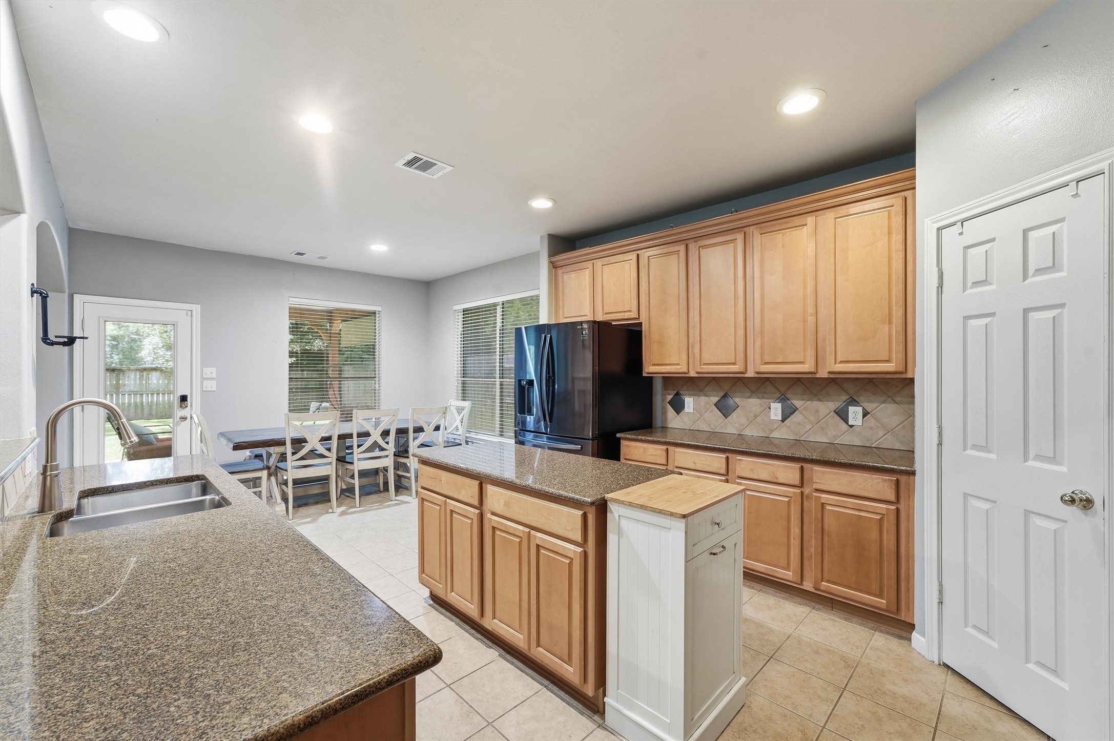 17511 Buck Island Court Property Photo 9