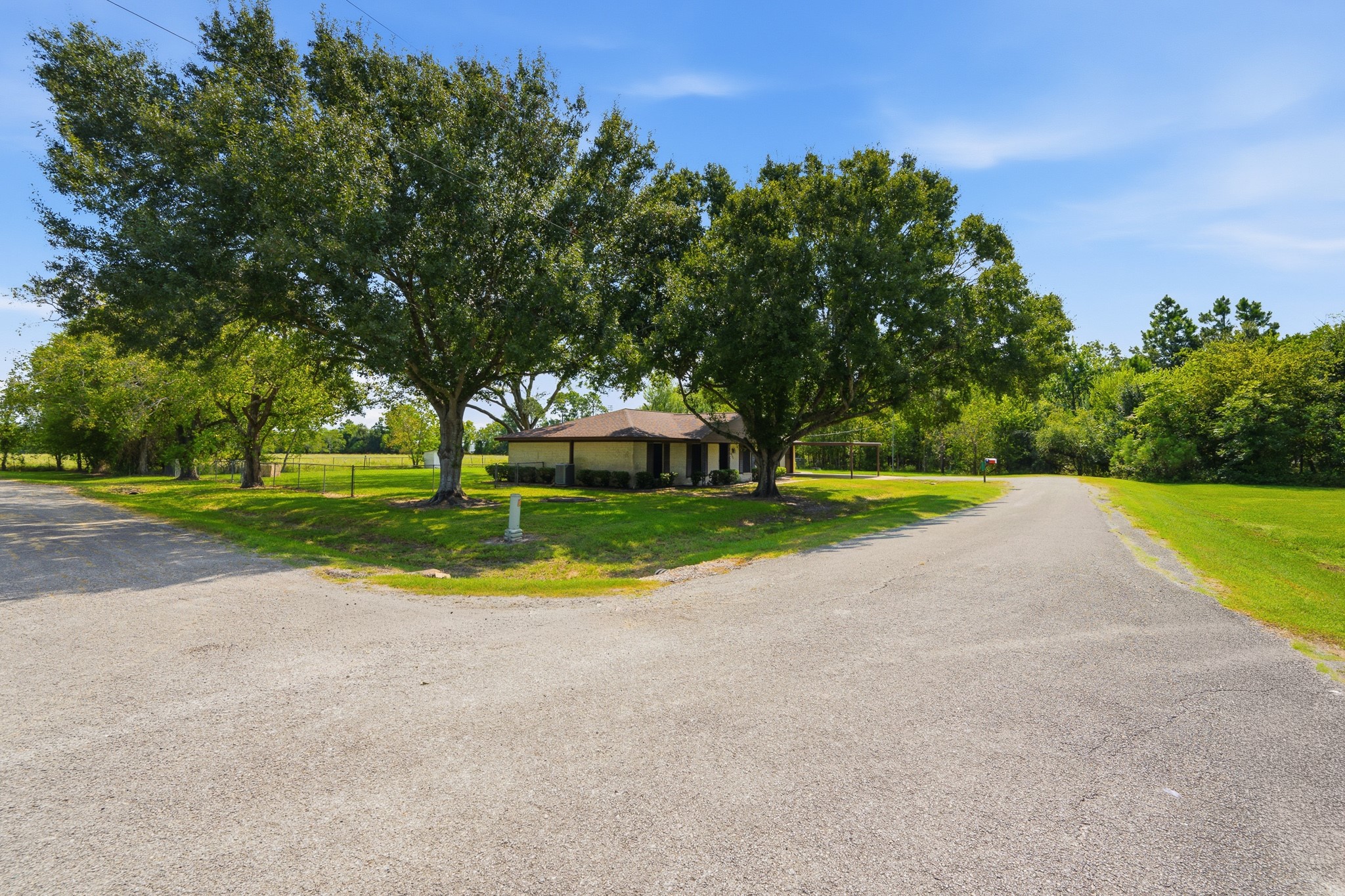 16111 Clarence Street Property Photo 4