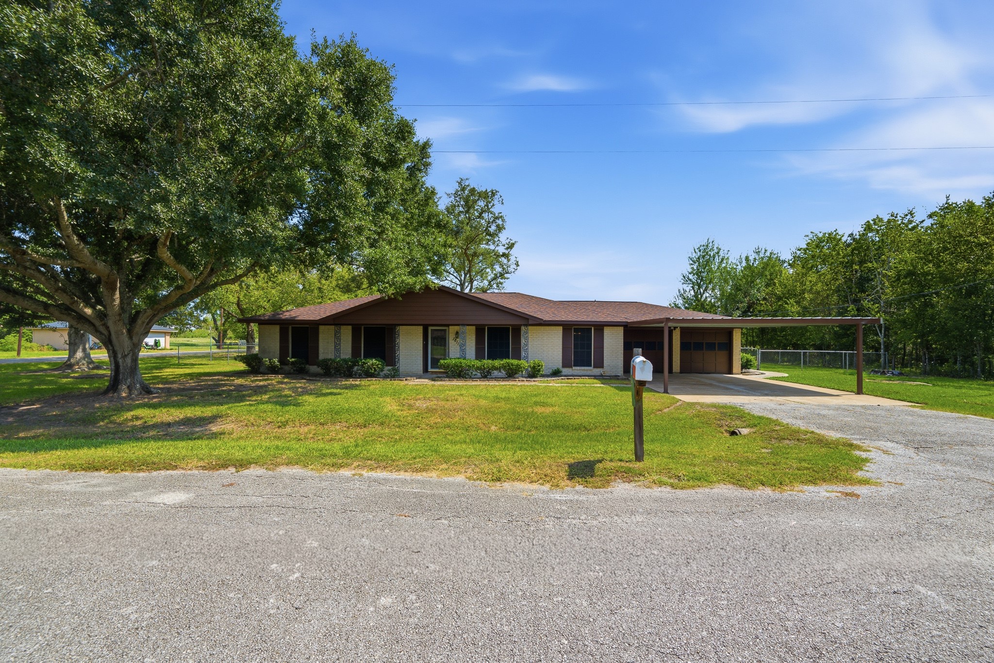 16111 Clarence Street Property Photo 5