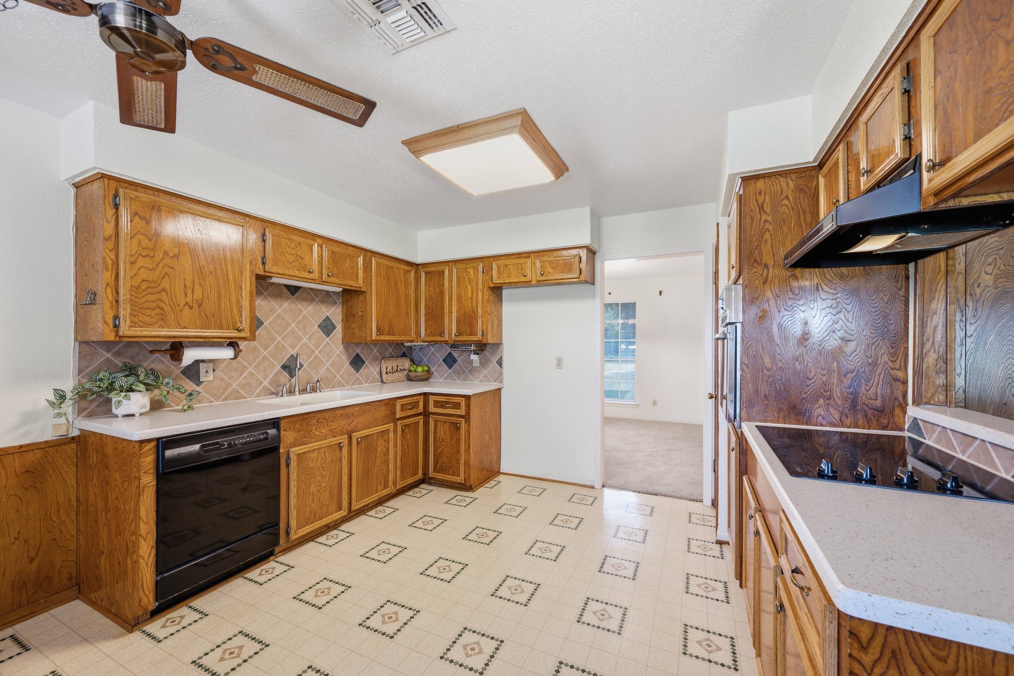16111 Clarence Street Property Photo 16