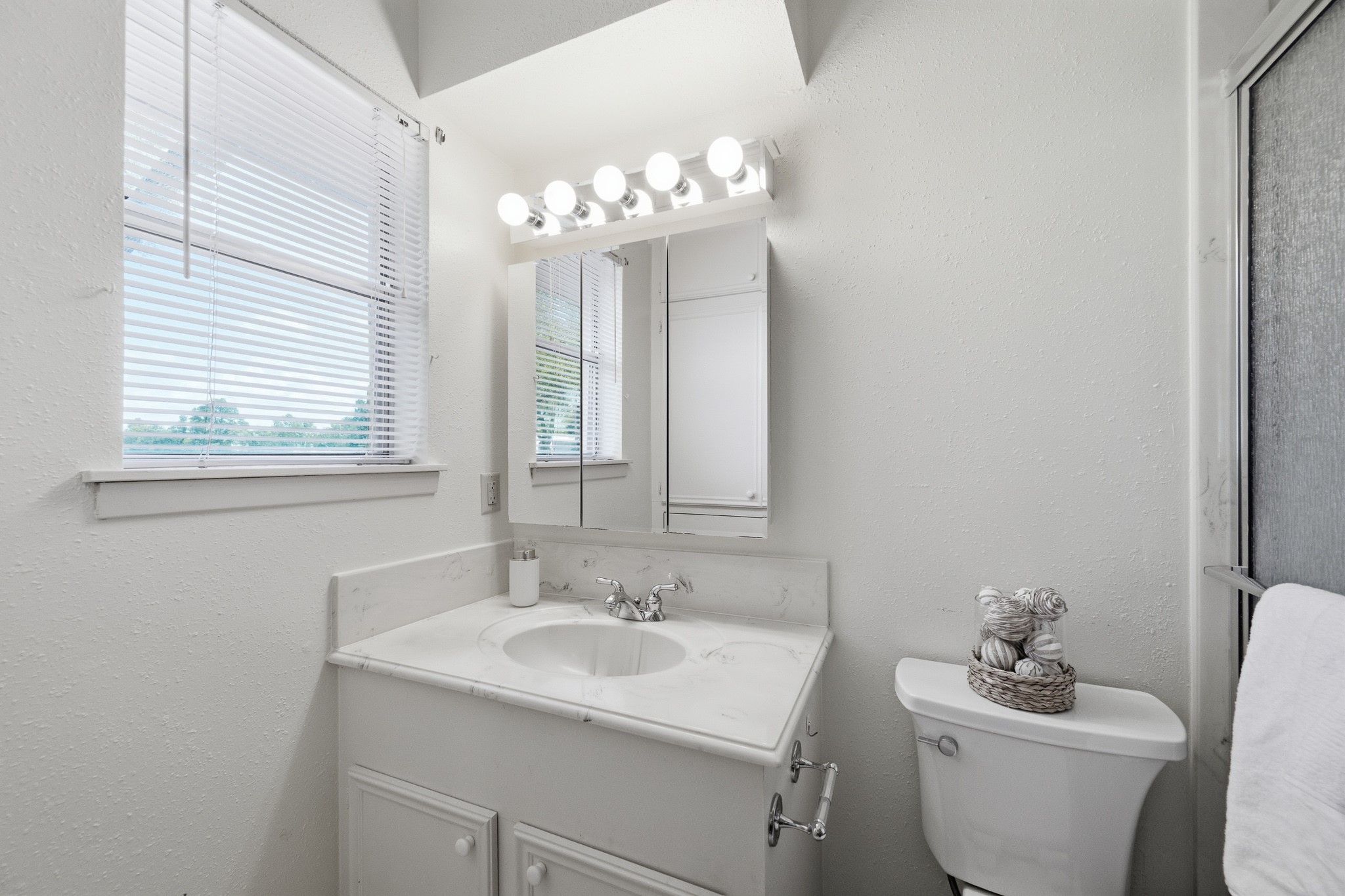 16111 Clarence Street Property Photo 26