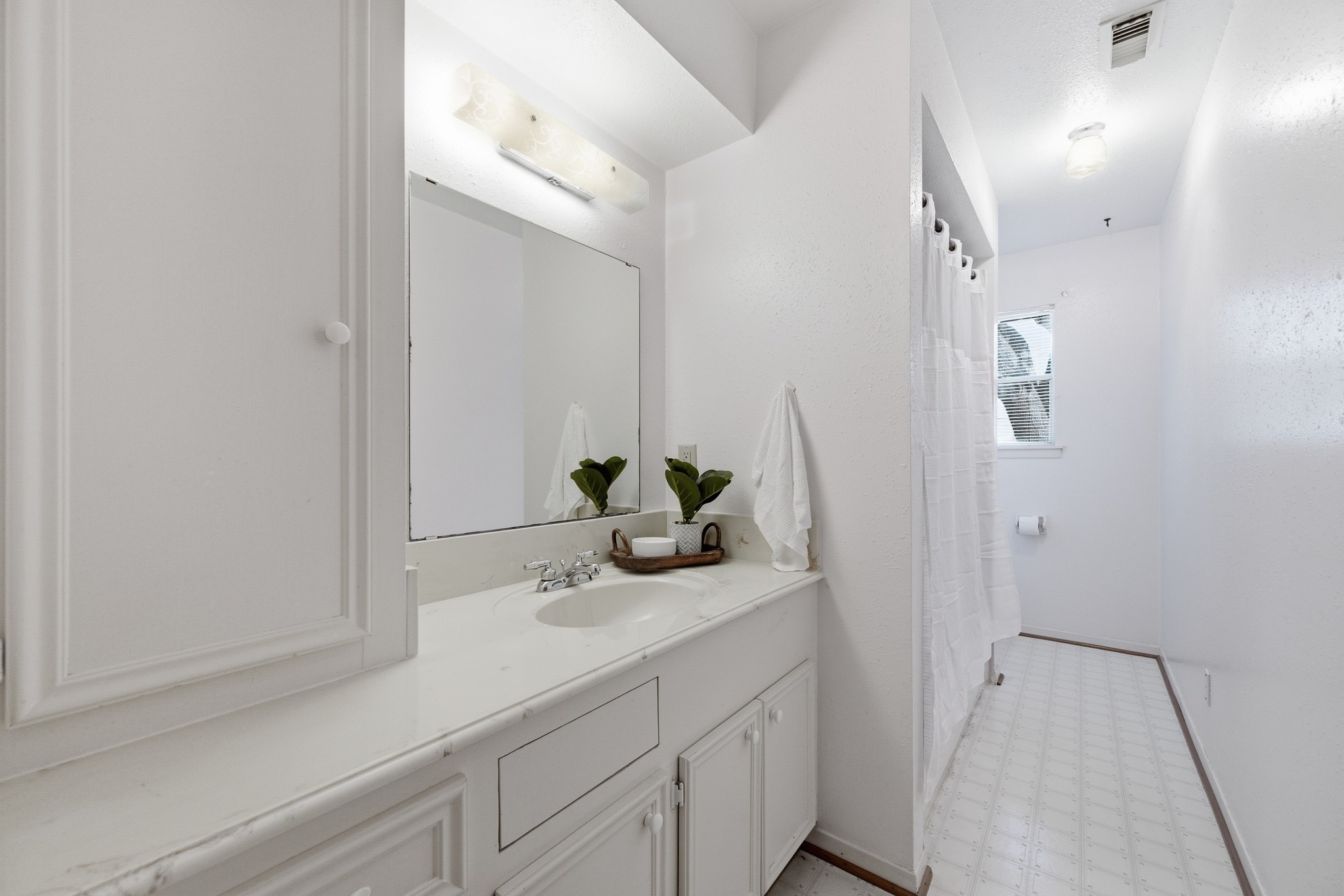 16111 Clarence Street Property Photo 32