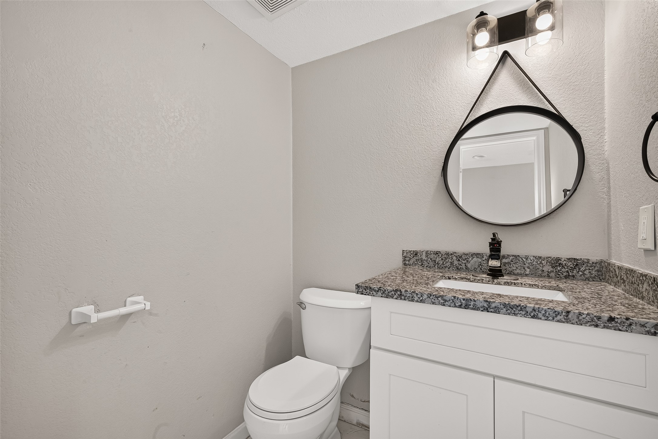 2519 Silver Cypress Drive Property Photo 10