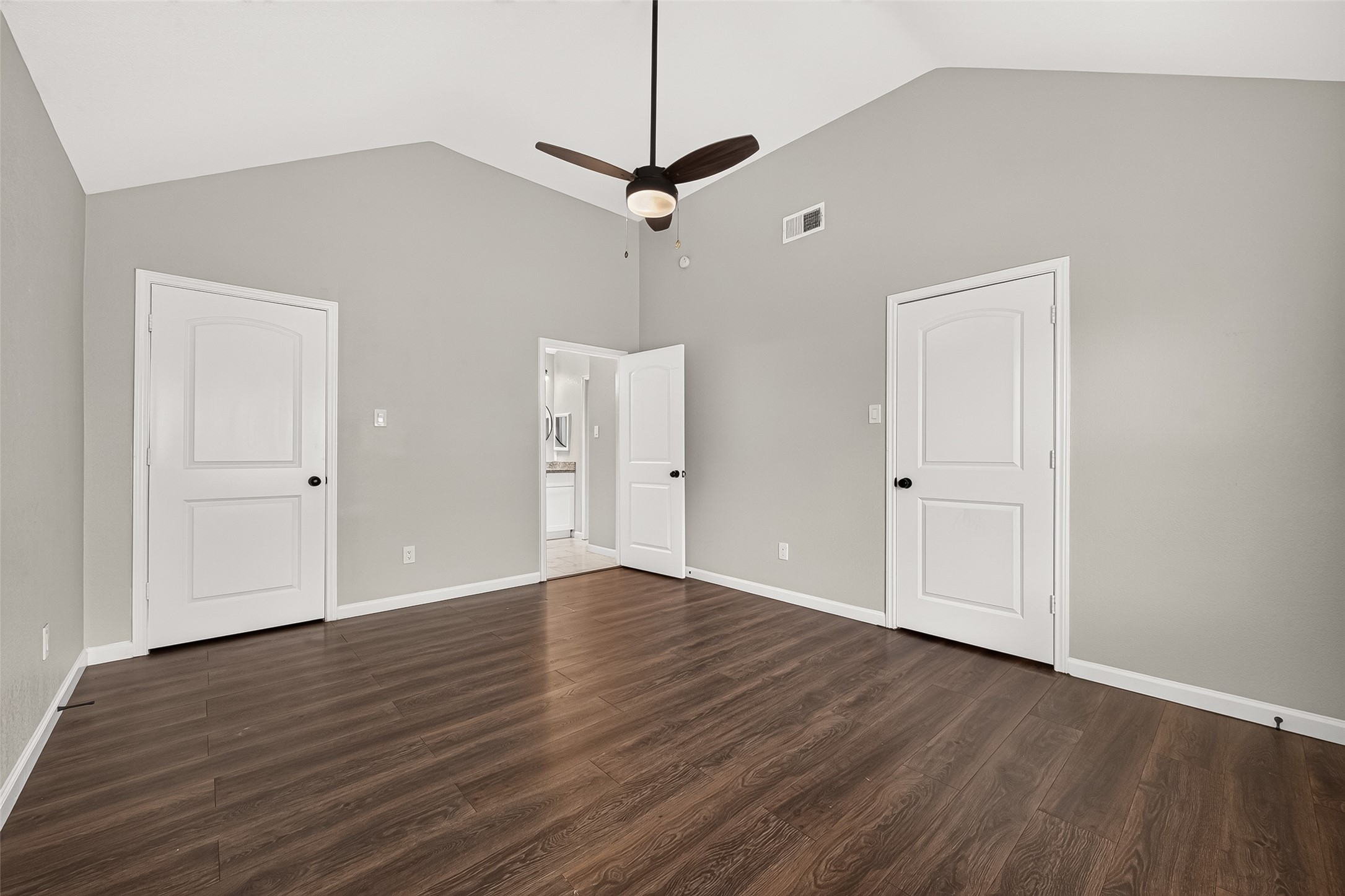 2519 Silver Cypress Drive Property Photo 11