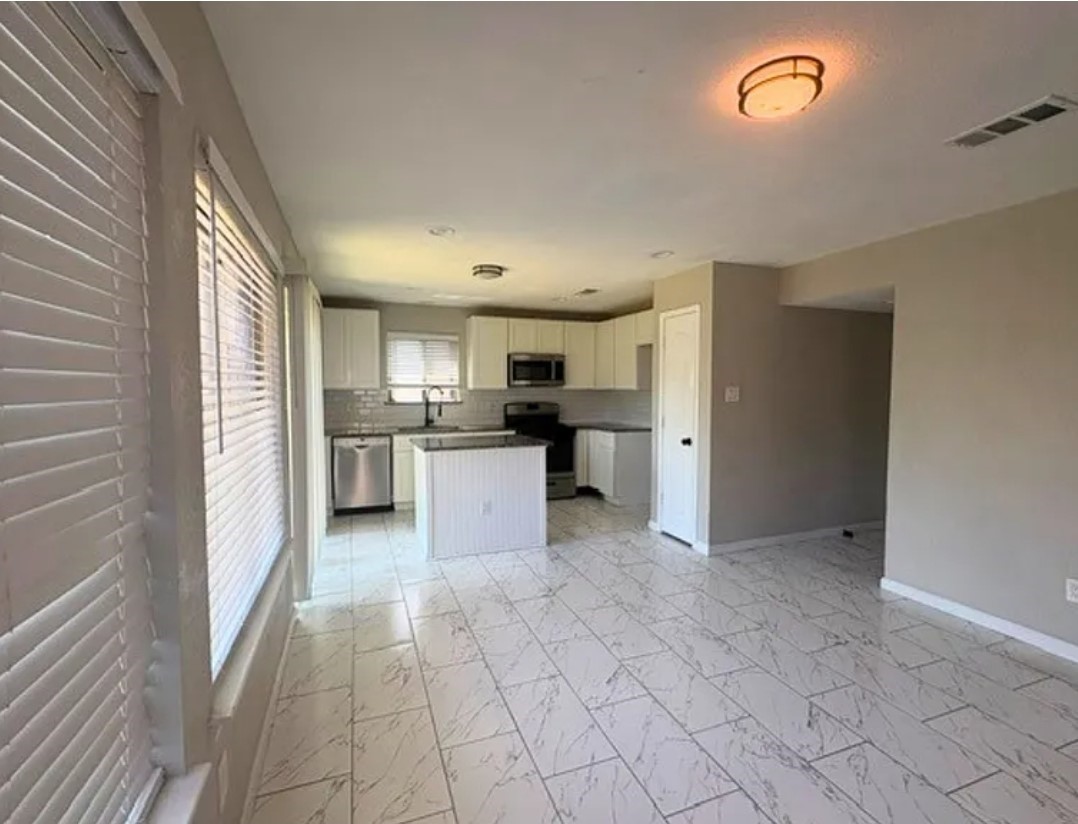 2519 Silver Cypress Drive Property Photo 6