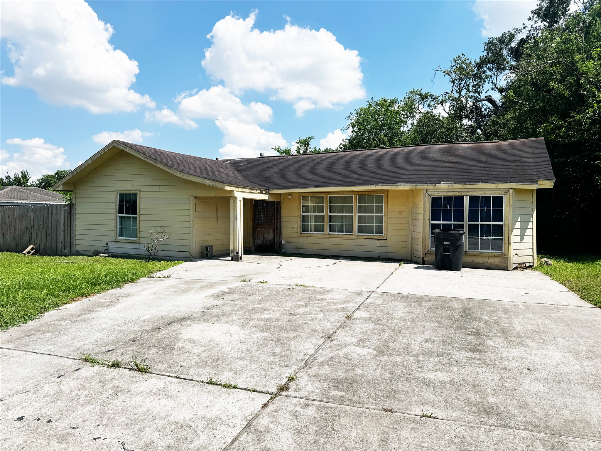 5950 Southlark Street Property Photo