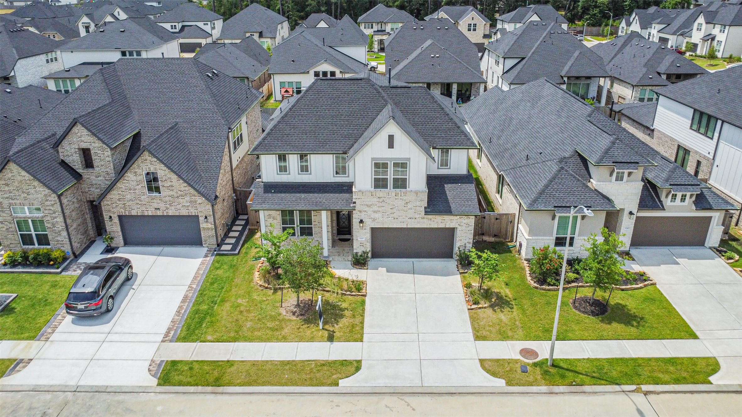 9243 Trimble Landing Drive Property Photo 1