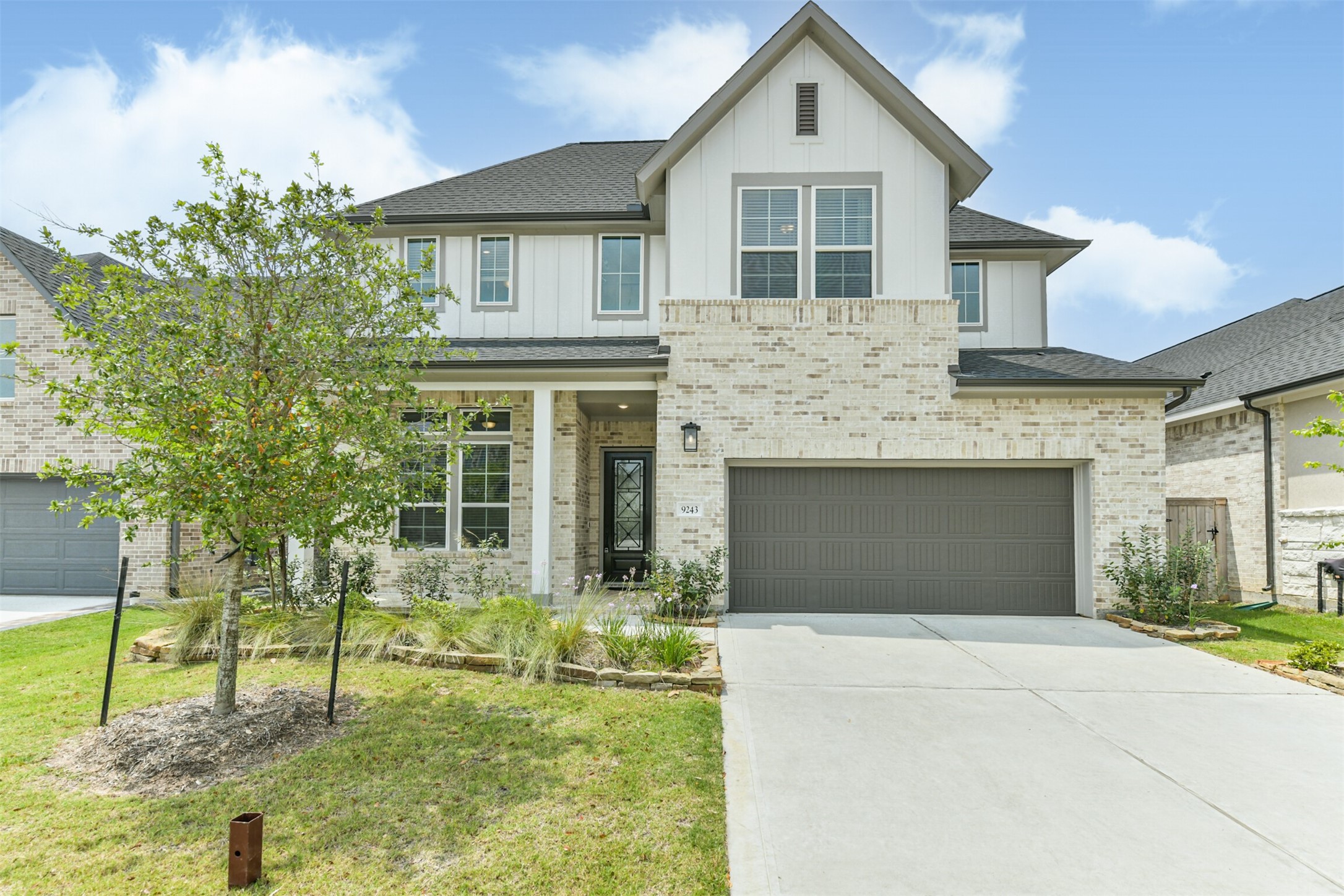 9243 Trimble Landing Drive Property Photo 2