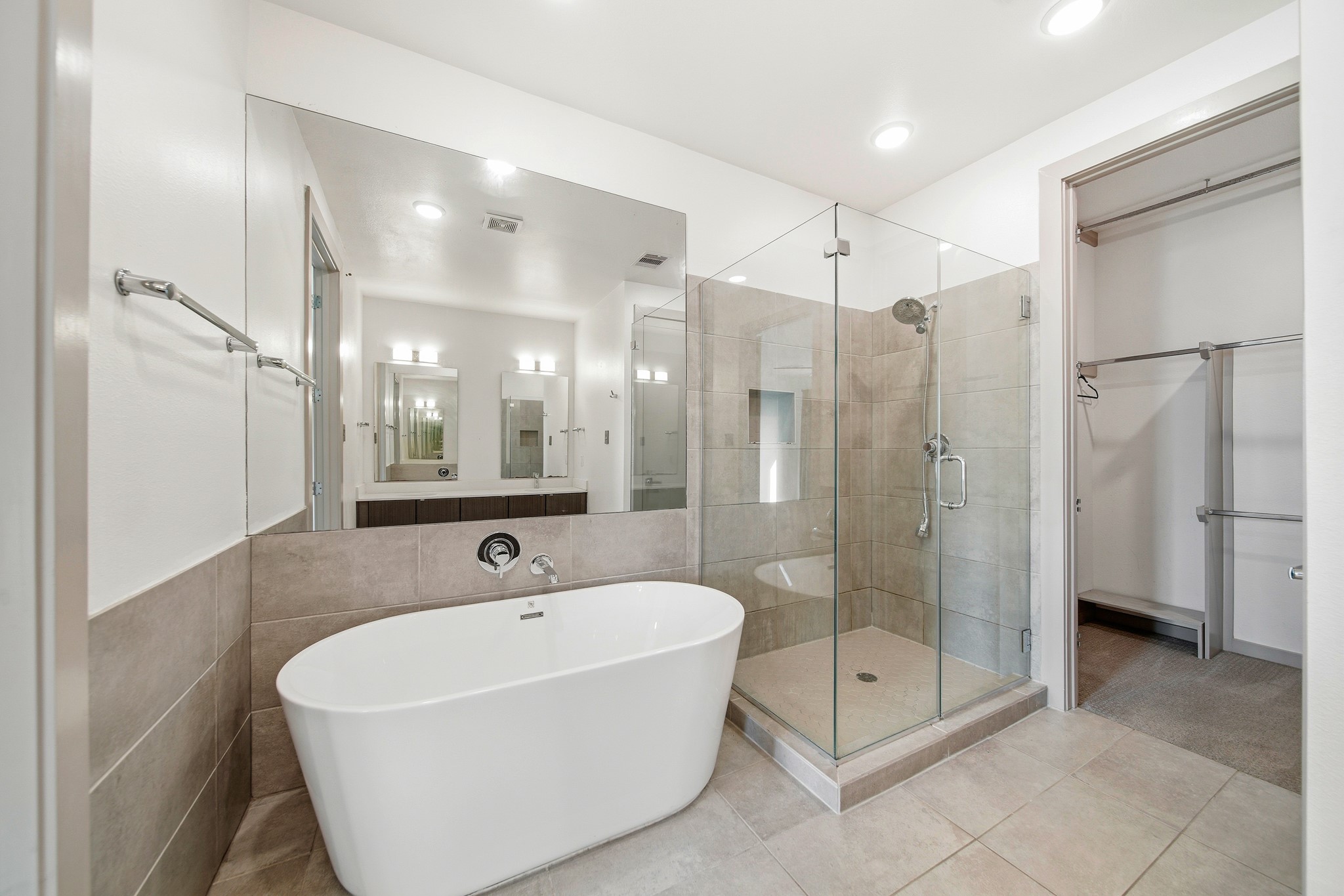 1918 Goliad Street B Property Photo 8