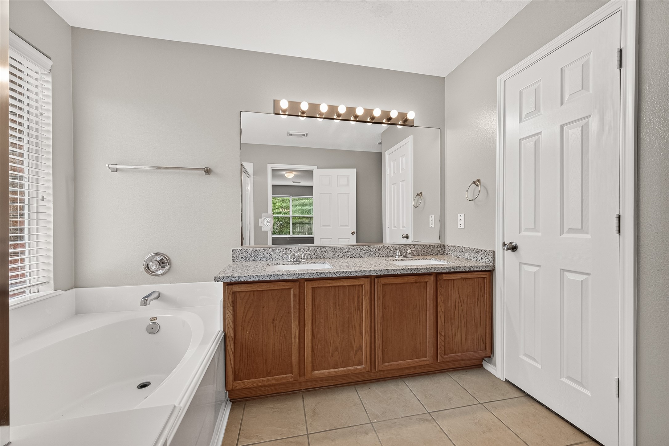 14922 Sugar Sweet Drive Property Photo 42