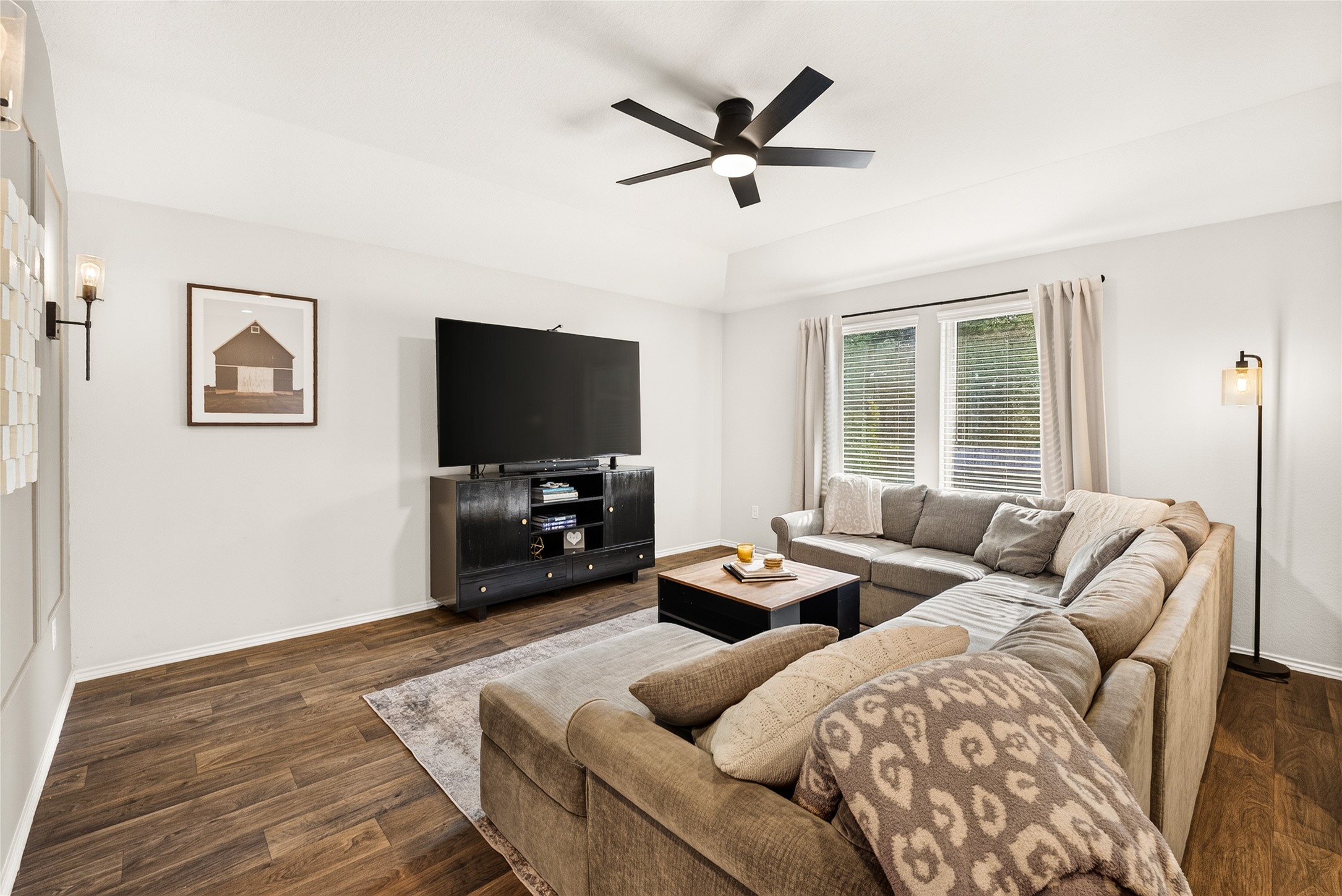 12008 New River Court Property Photo 11
