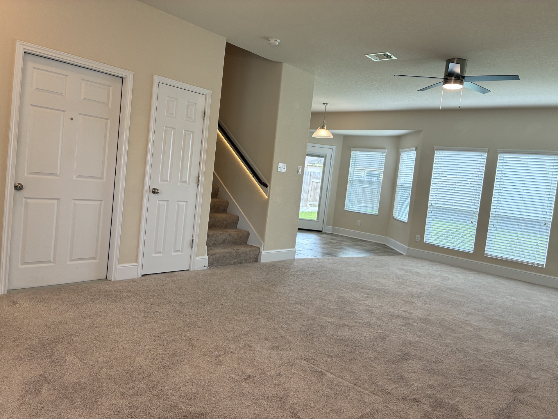 2588 Hallmark Oak Street Property Photo 5