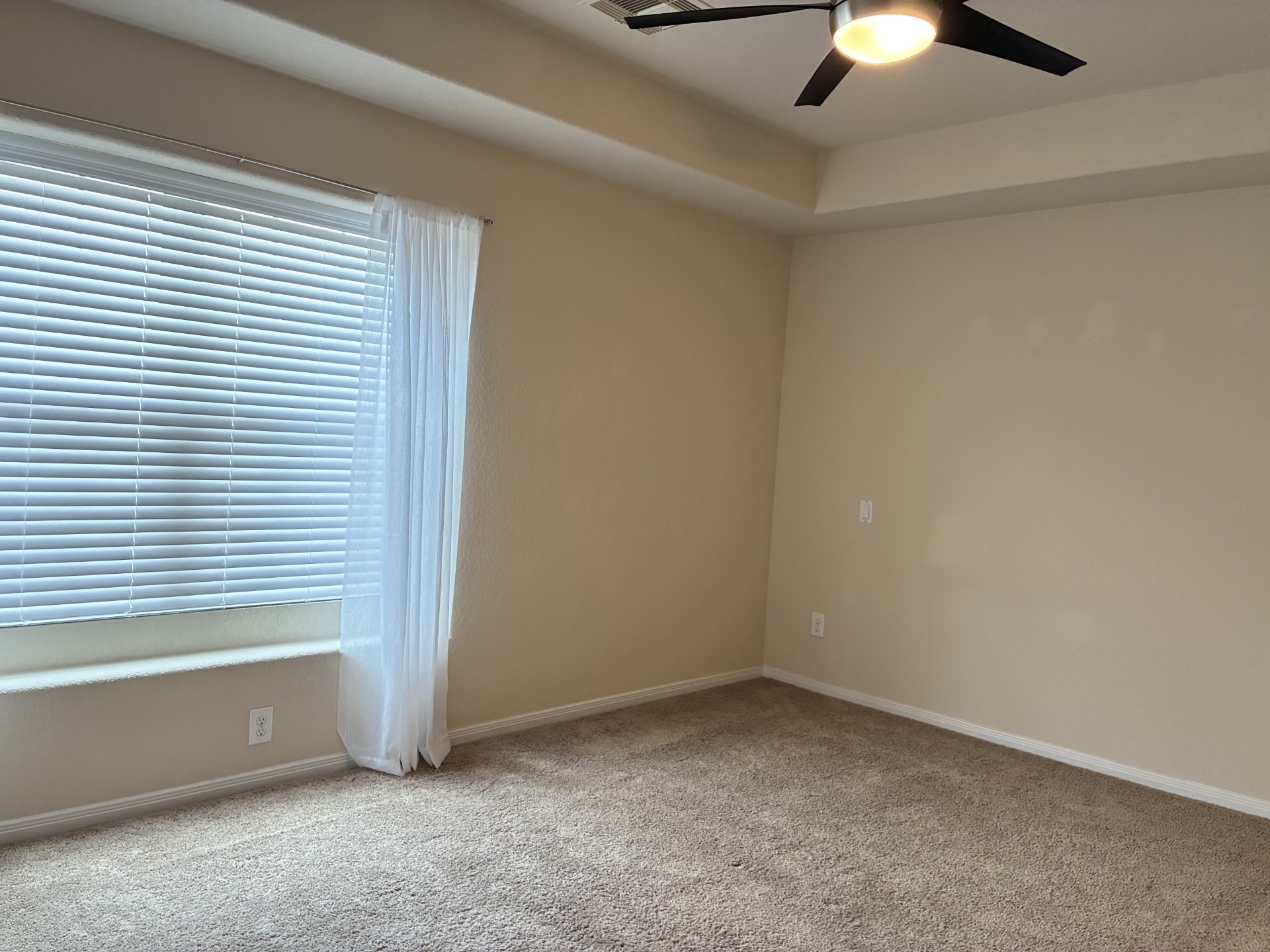 2588 Hallmark Oak Street Property Photo 17