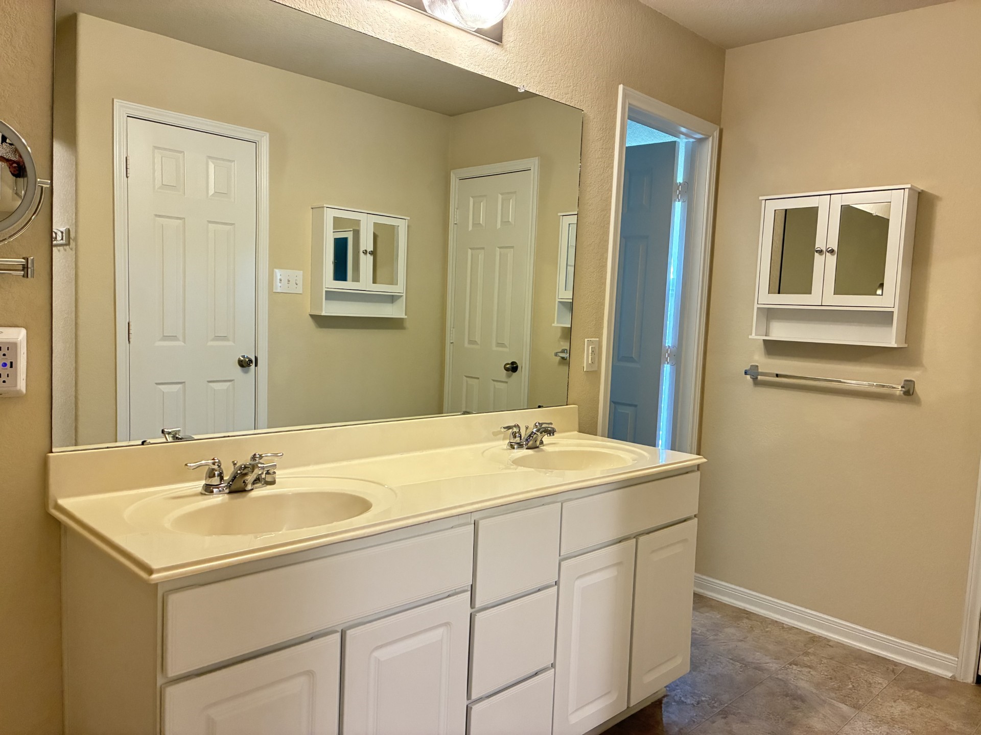 2588 Hallmark Oak Street Property Photo 20